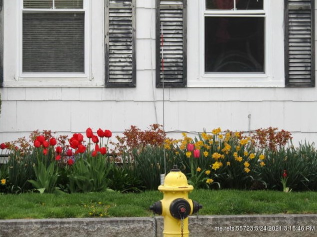 326 Main St, Saco ME 04072-1585 exterior