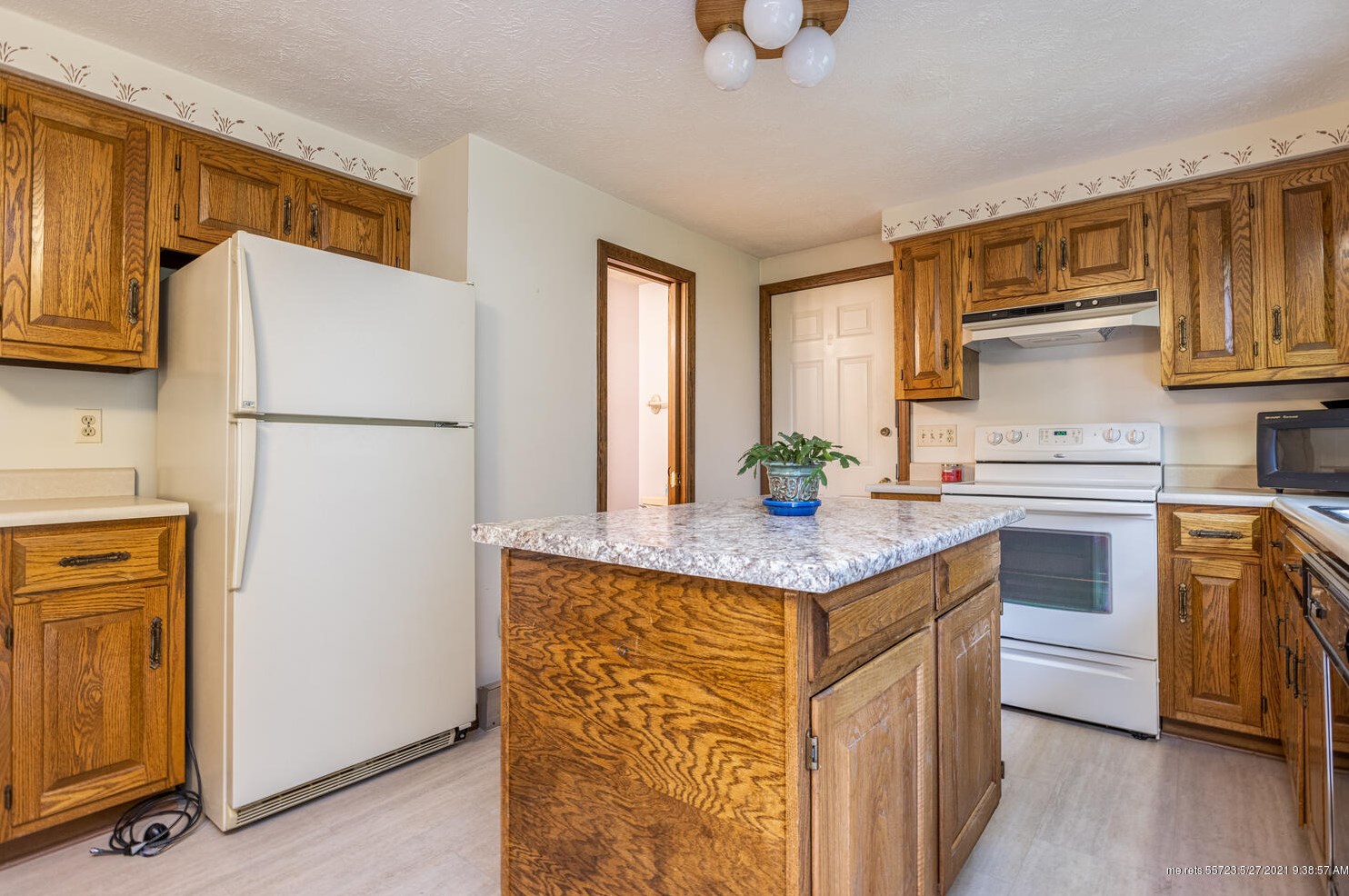 10 Old Carriage Rd #10, Auburn, ME 04210