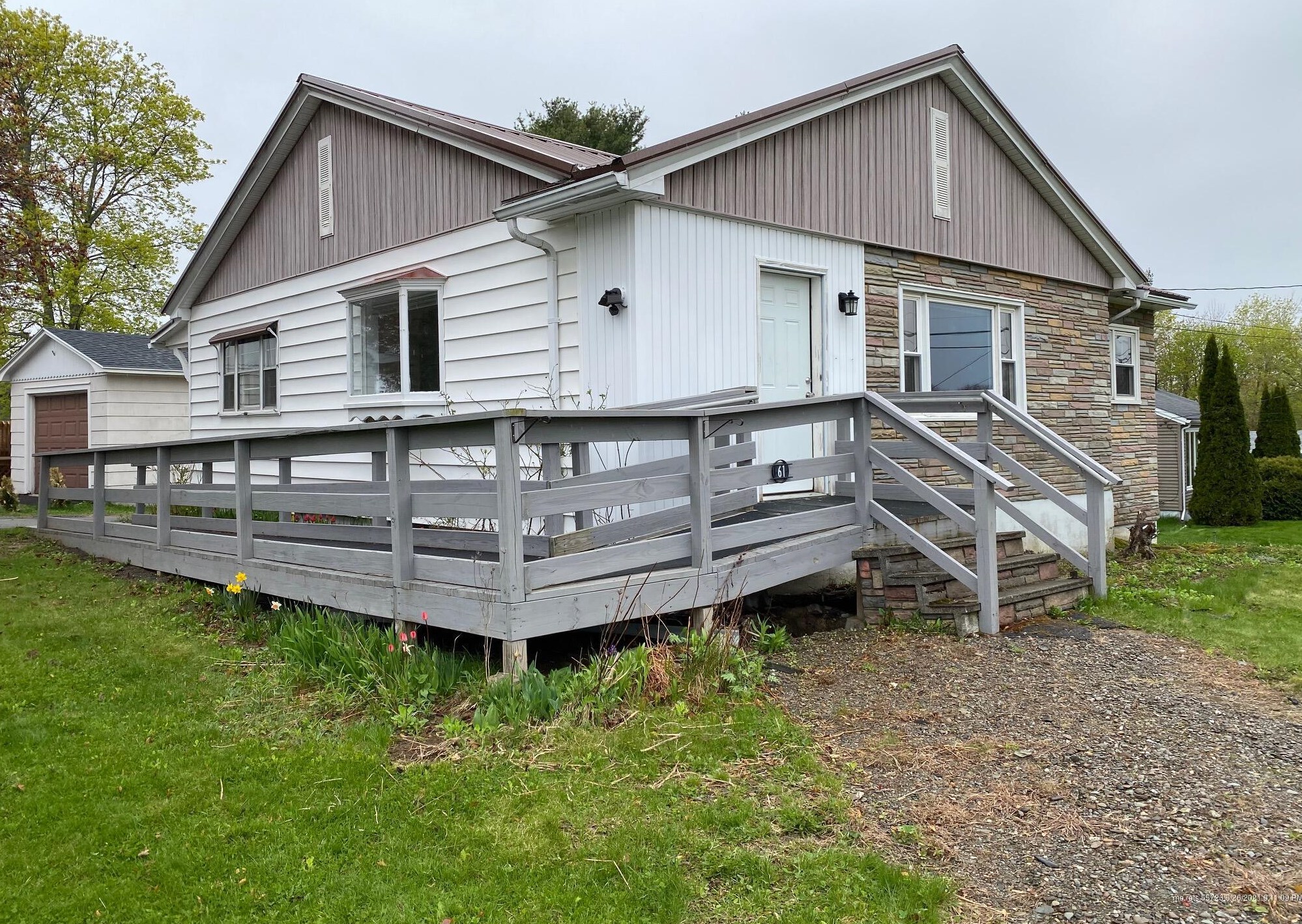 61 Grove St, Brewer, ME 04412