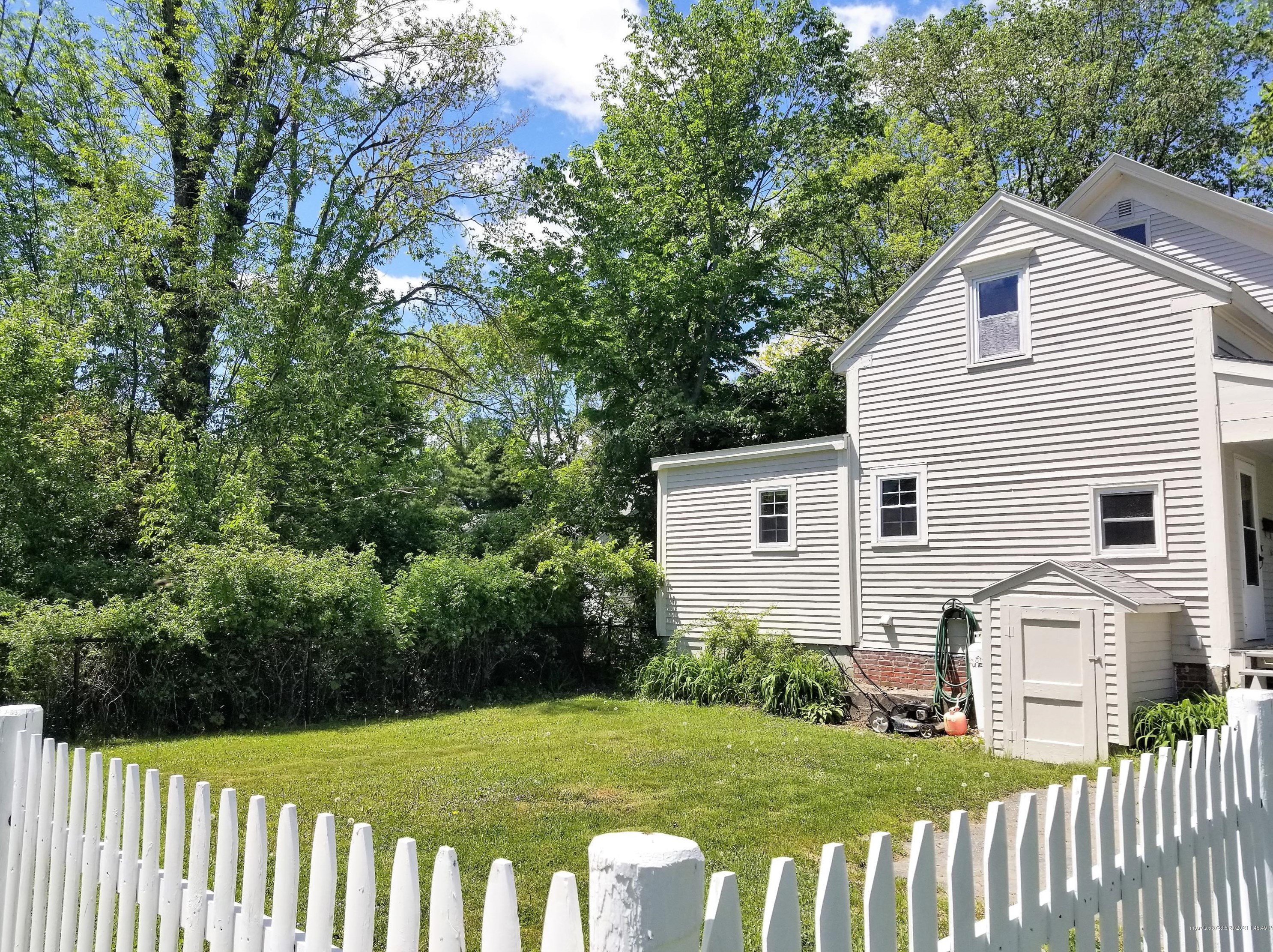12 Tallman St, Richmond, ME 04357