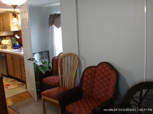 282 Main St, Madison ME  04950-4207 exterior