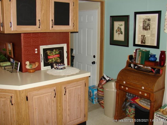 282 Main St, Madison ME  04950-4207 exterior