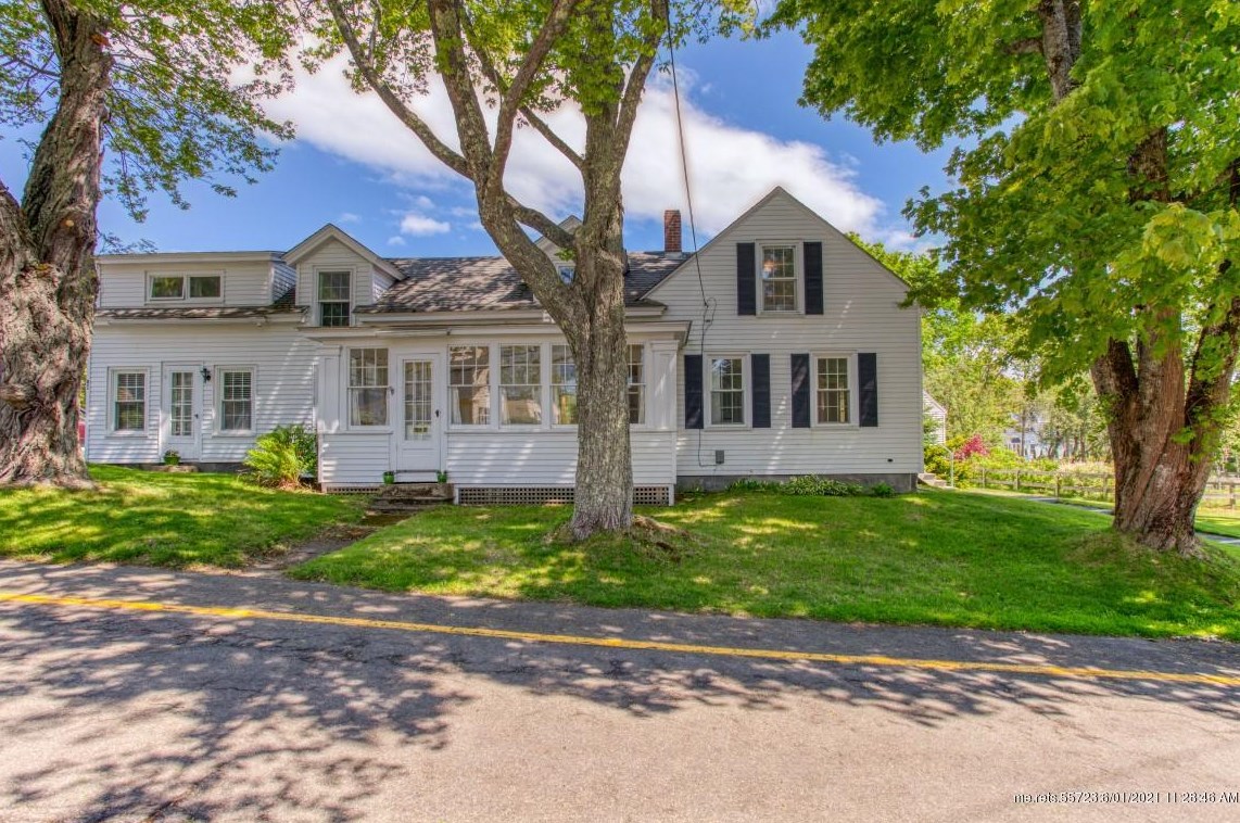 9 School St, Boothbay Harbor, ME 04538