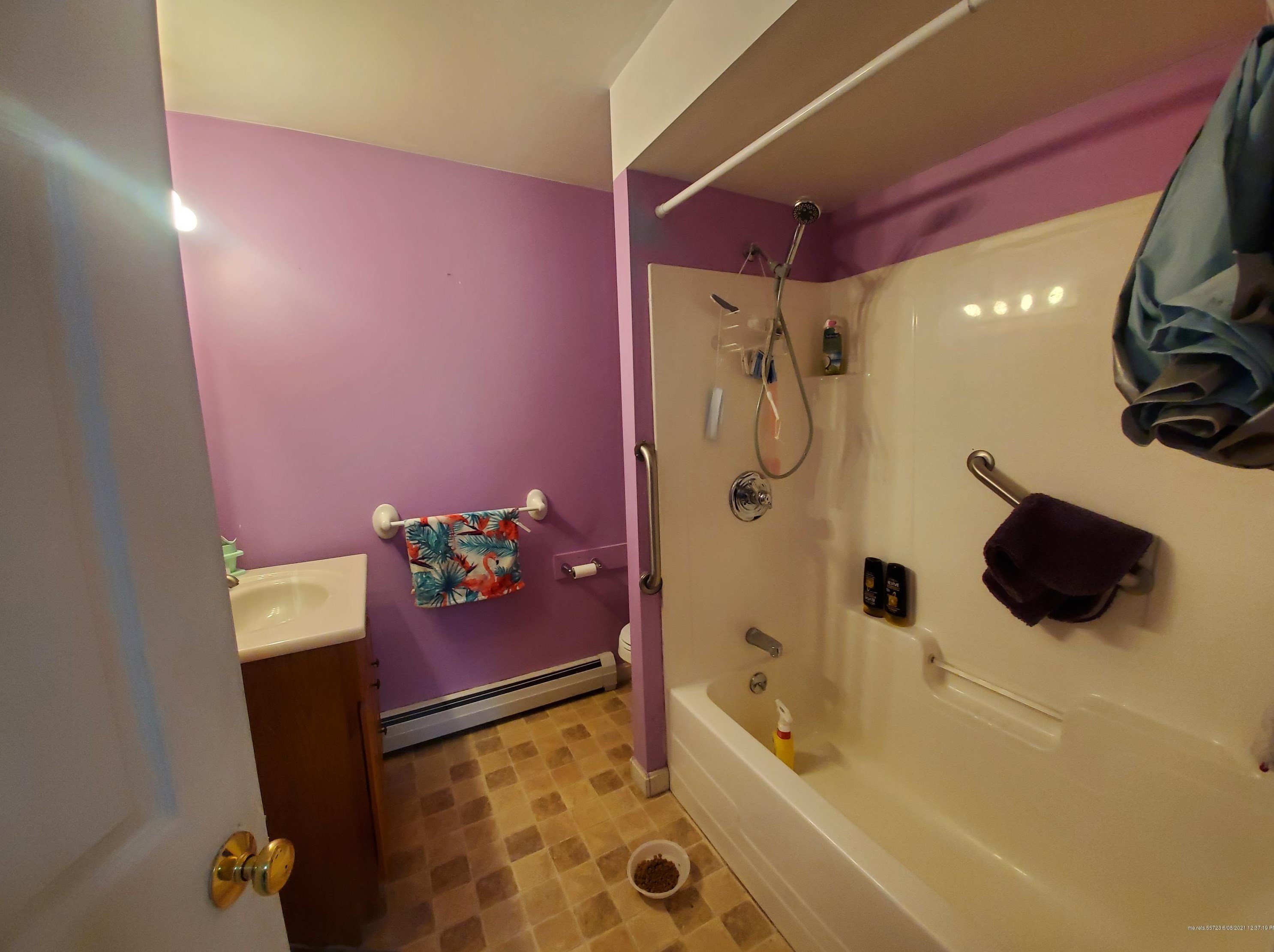 32 Crosby St, Augusta, ME 04330