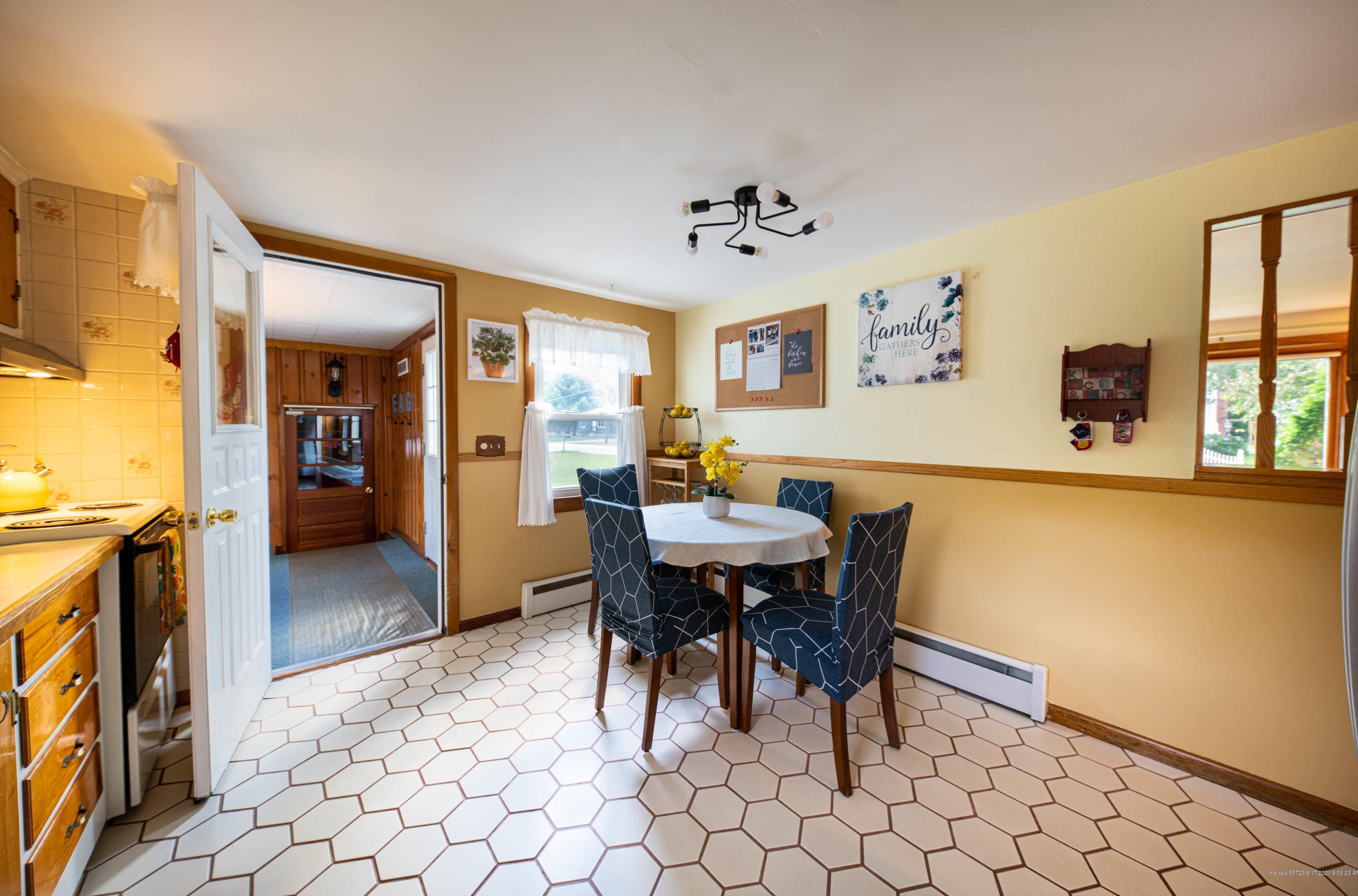 59 Oriole St, Westbrook ME  04092-3813 exterior