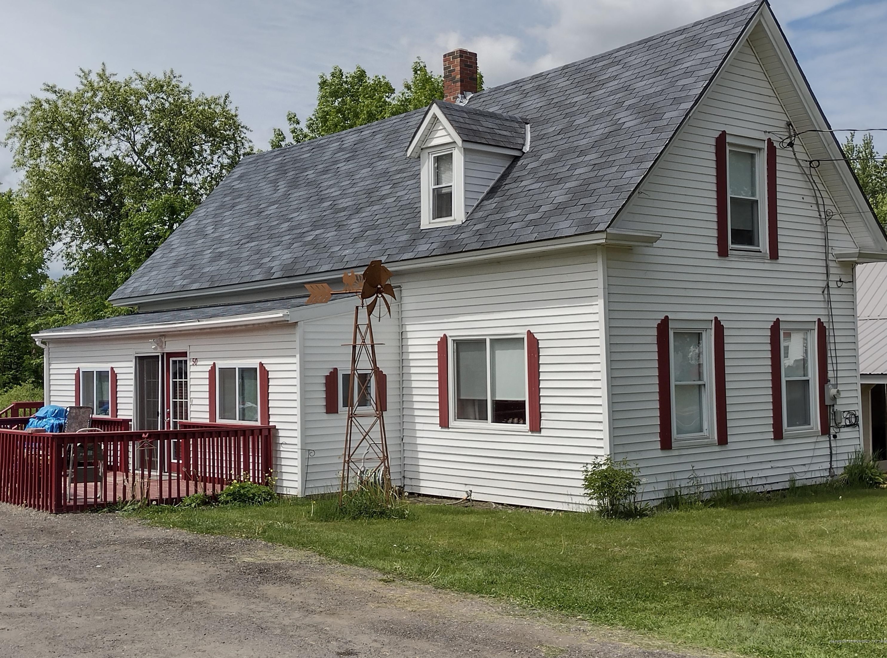 50 Pleasant St, Hartland, ME 04943