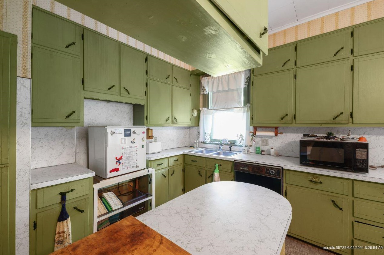 15 Cleveland St, Saco ME  04072-2818 exterior