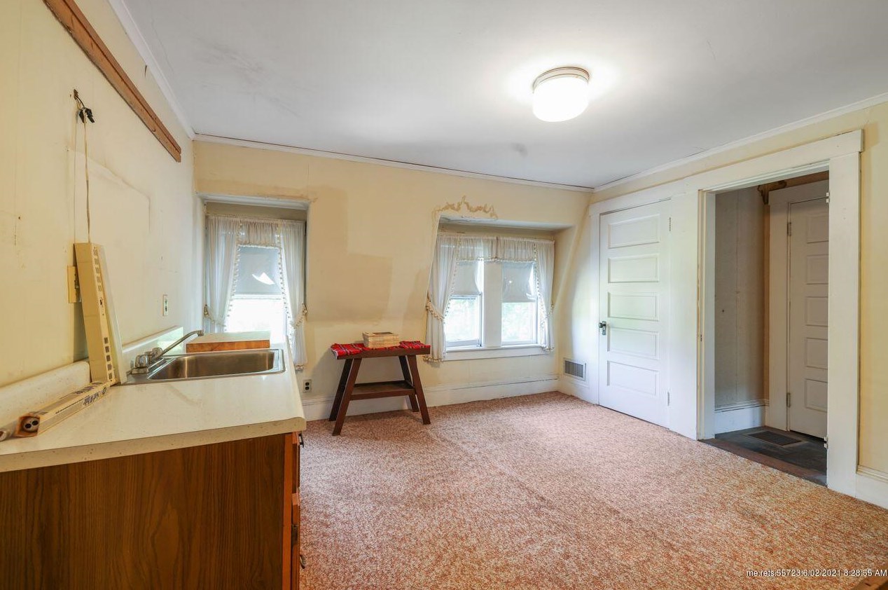 15 Cleveland St, Saco ME  04072-2818 exterior