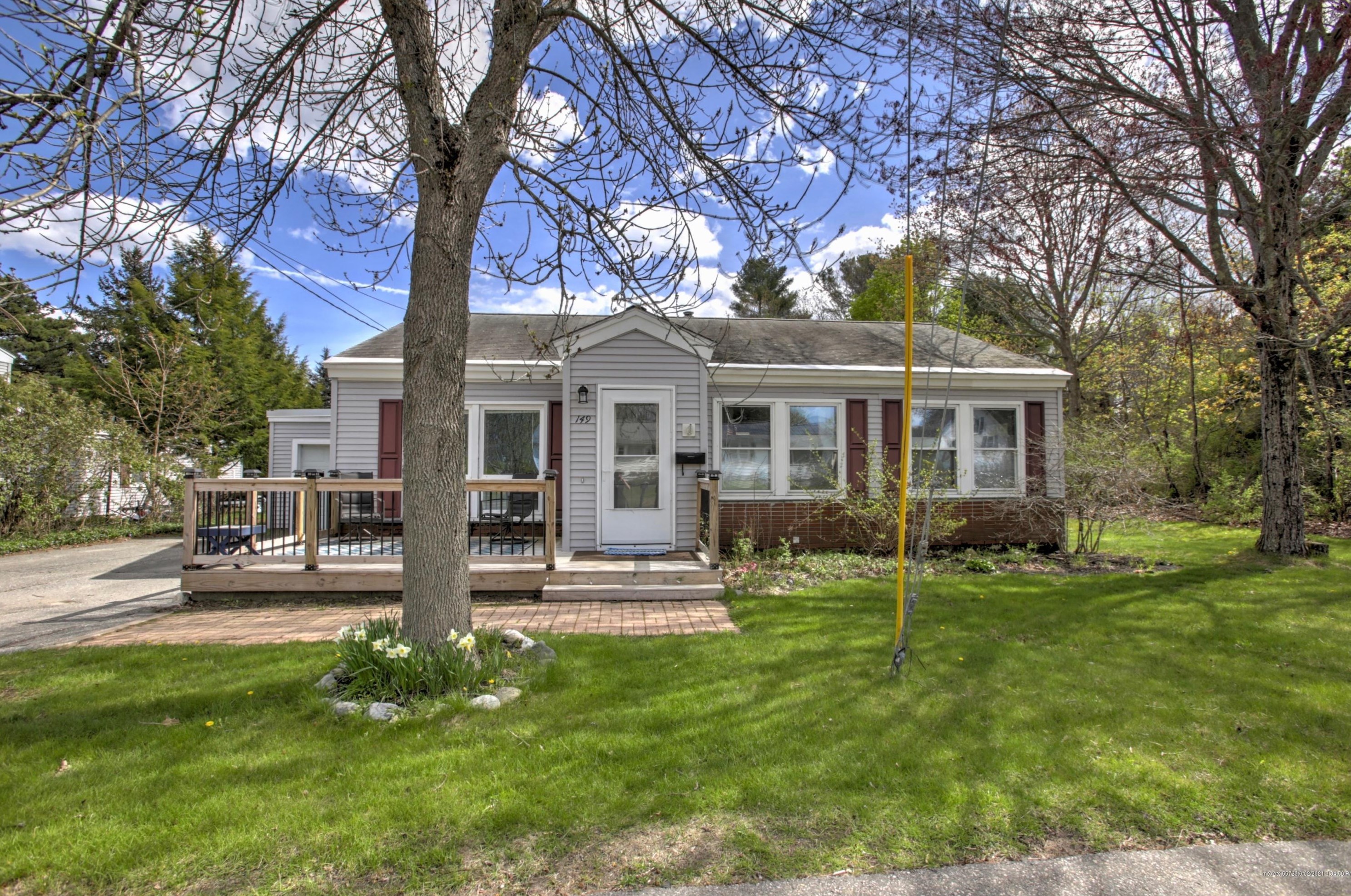 149 Mckeen St, Mere Point, ME 04011