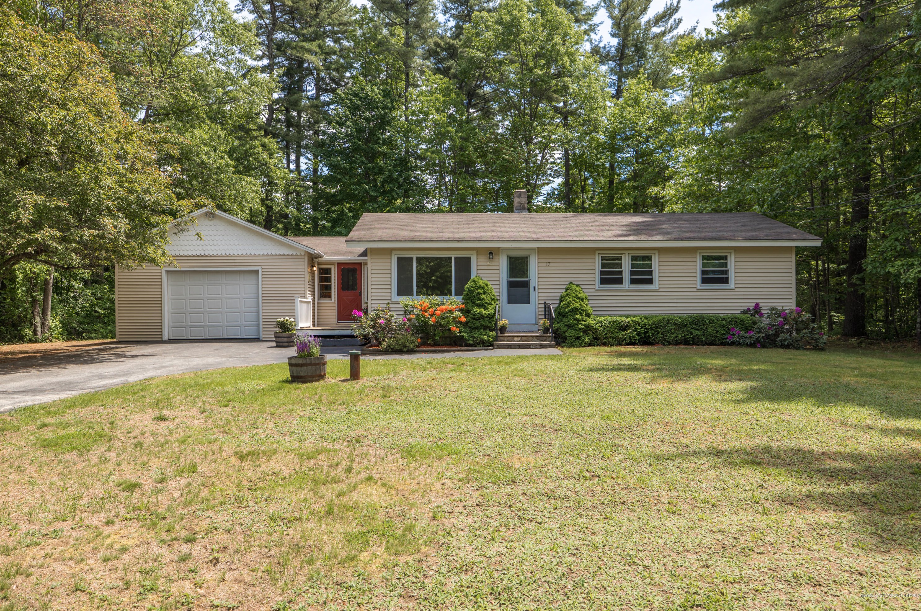 17 Viola St, Frye Island, ME 04071