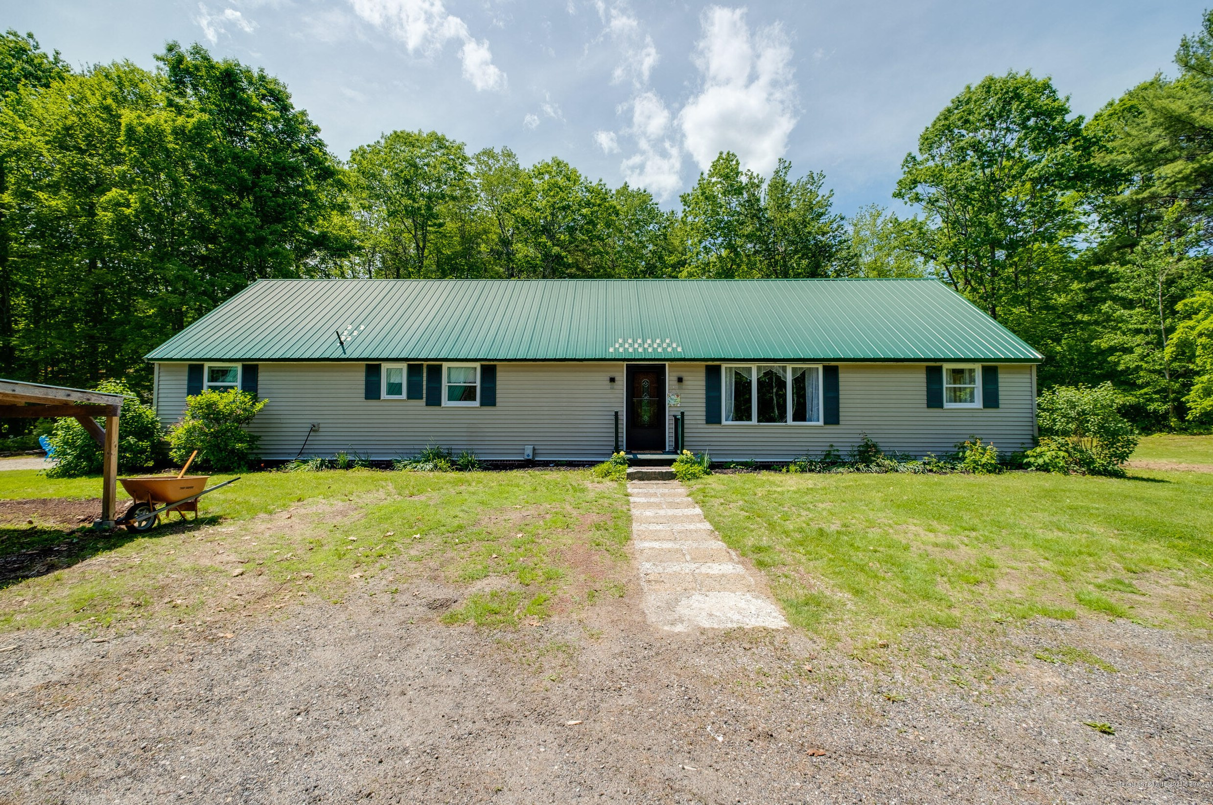 69 Mountain View Rd, Gray, ME 04039