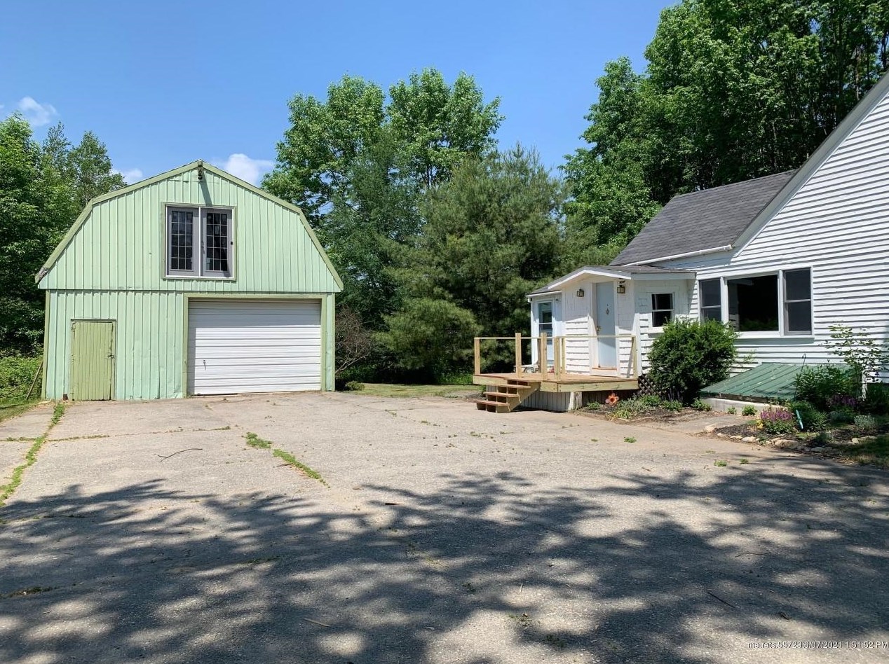 923 Hallowell Litchfield Rd, Gardiner, ME 04345 exterior