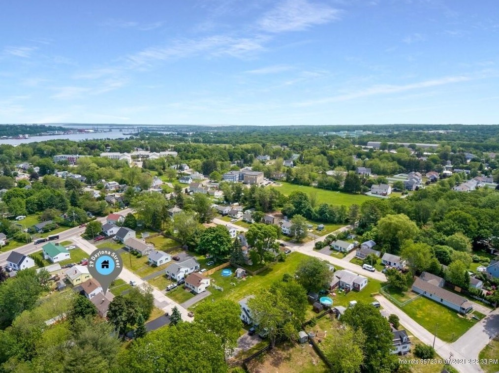 29 Daytona St, Portland, ME 04106-4104