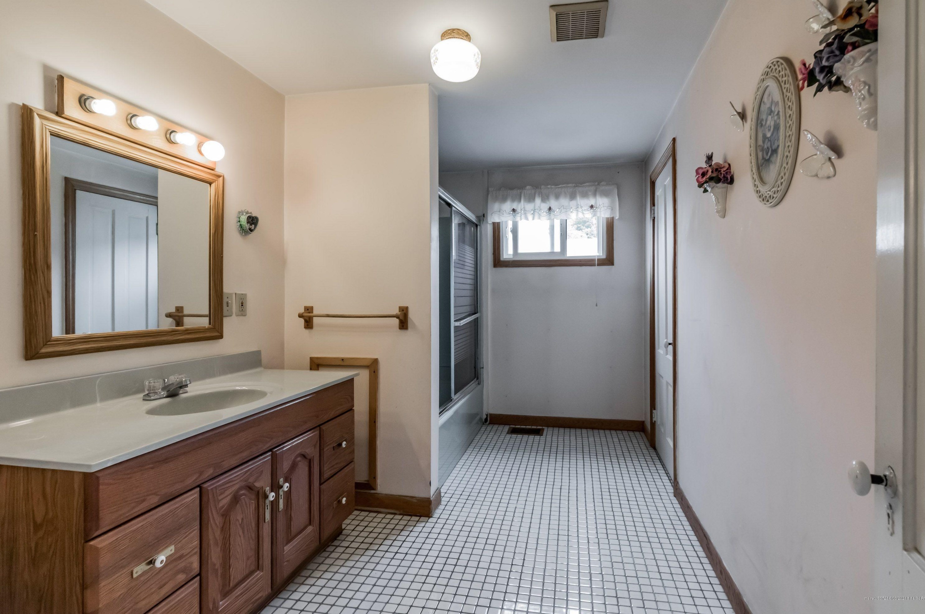 11 Androscoggin St, Windham ME  04062-4111 exterior