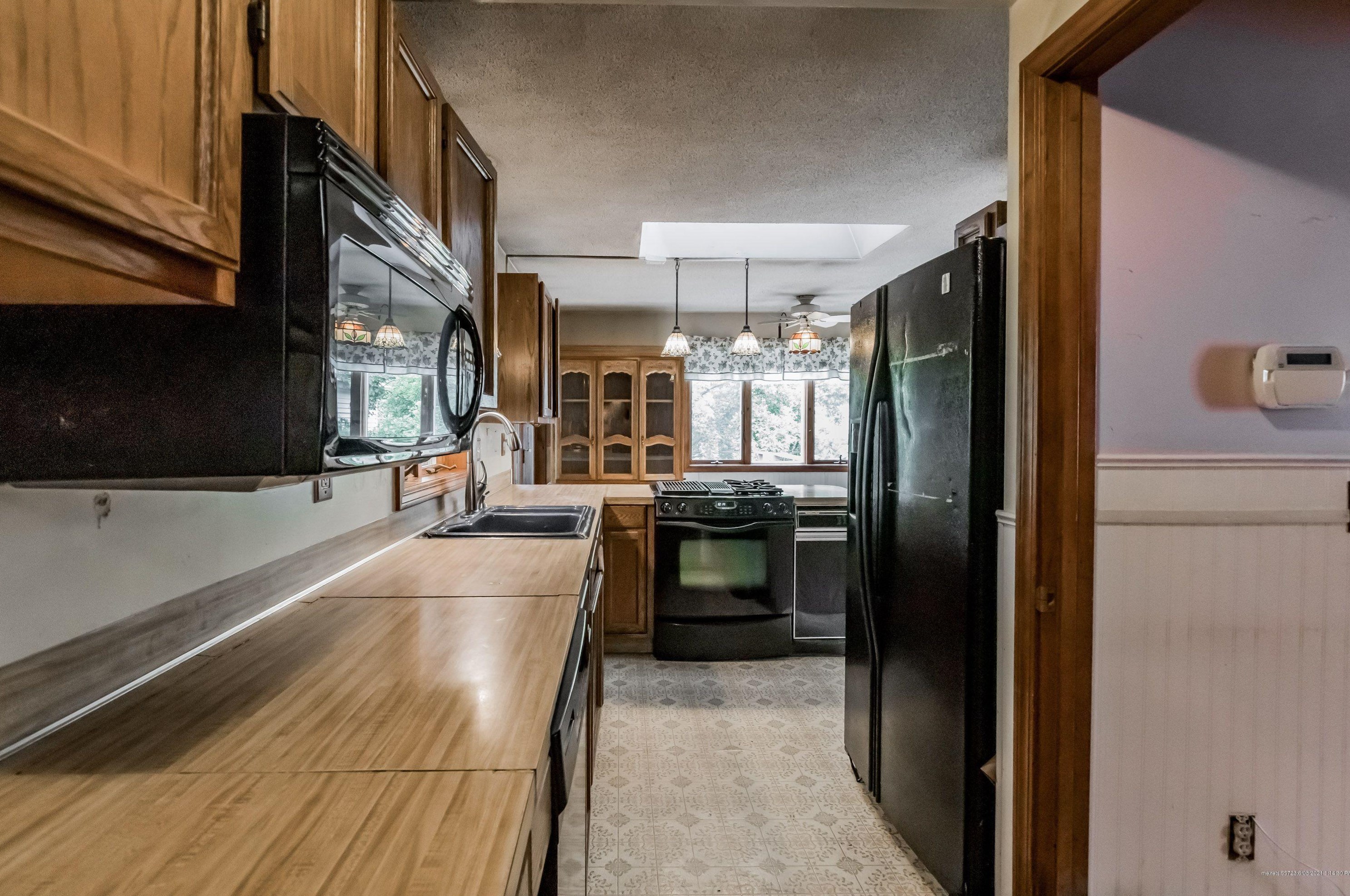 11 Androscoggin St, Windham ME  04062-4111 exterior