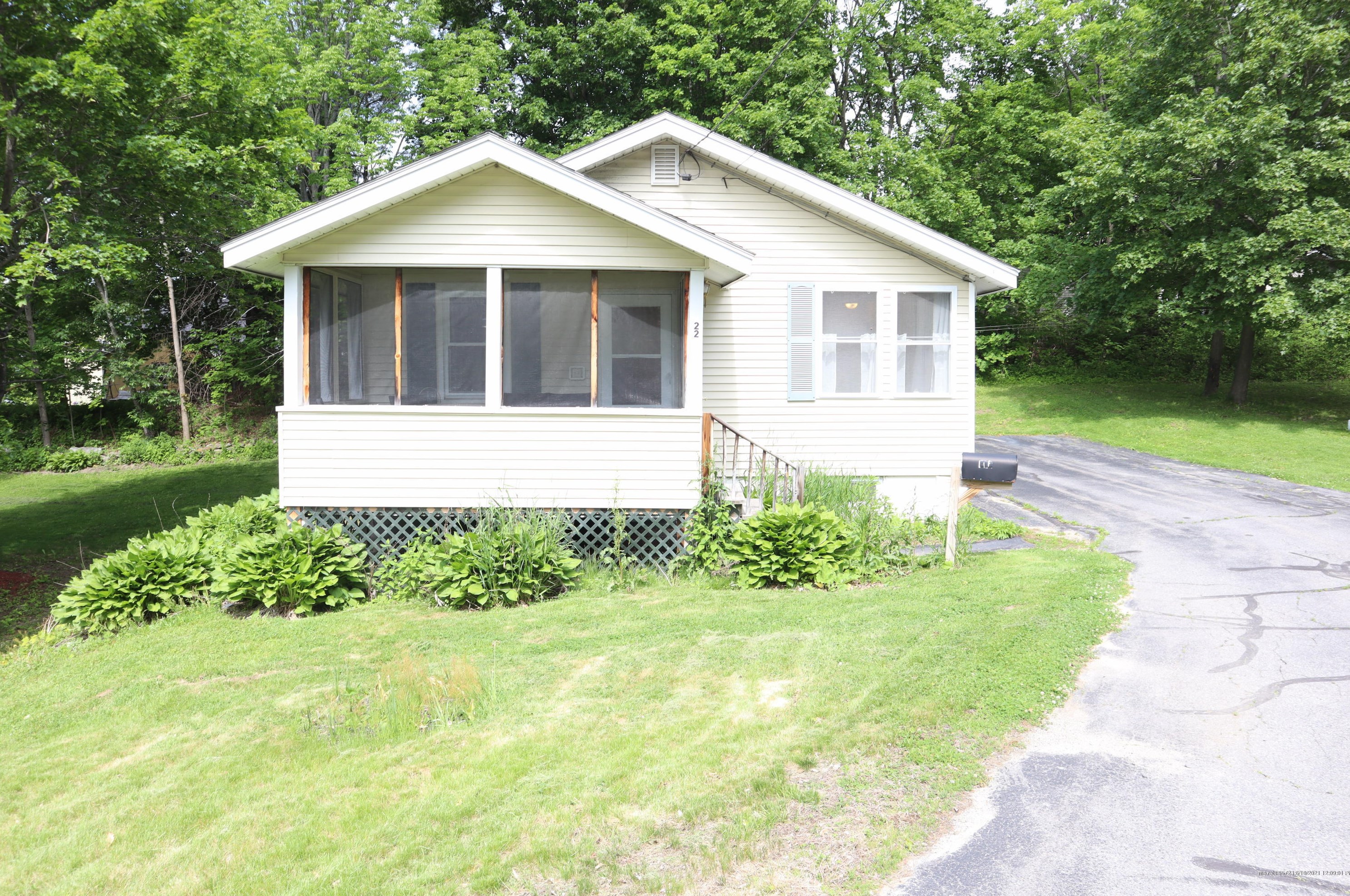 22 Maple St, Pittston ME  04345-2022 exterior