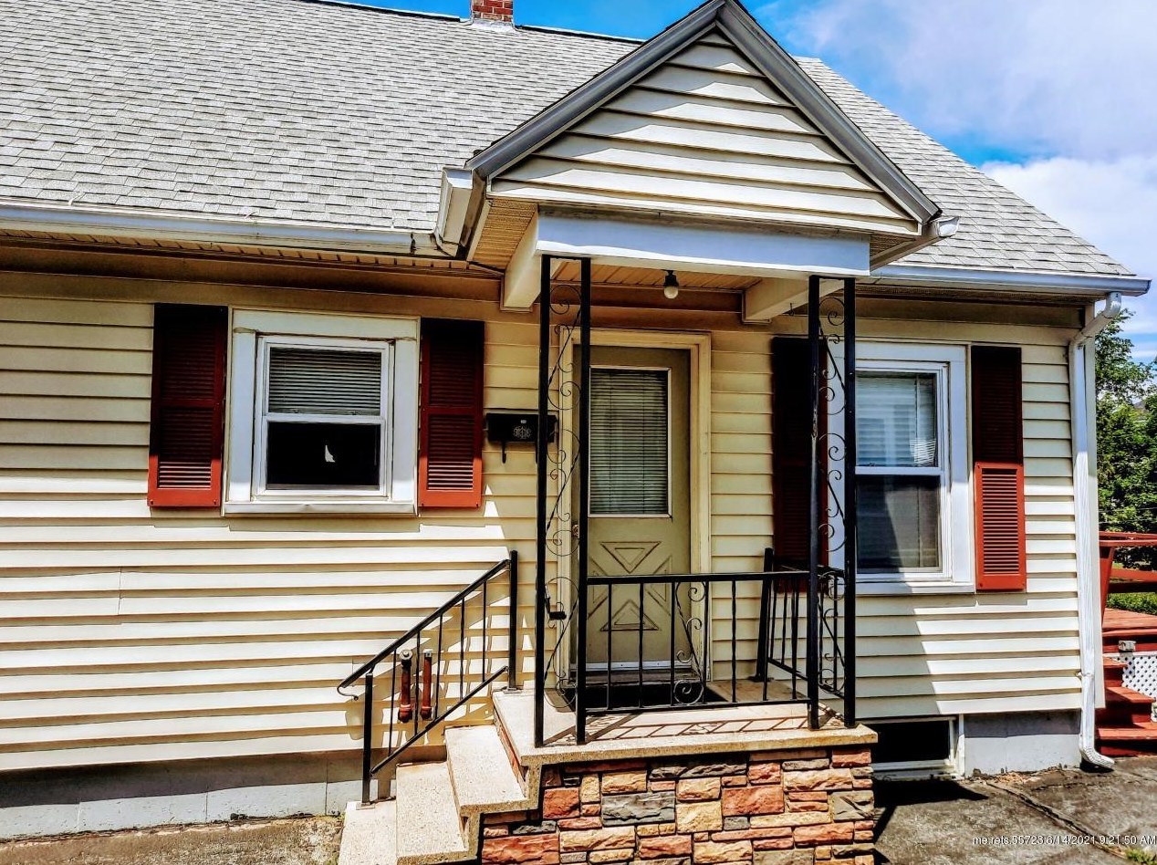 21 Lafayette St, Augusta, ME 04330