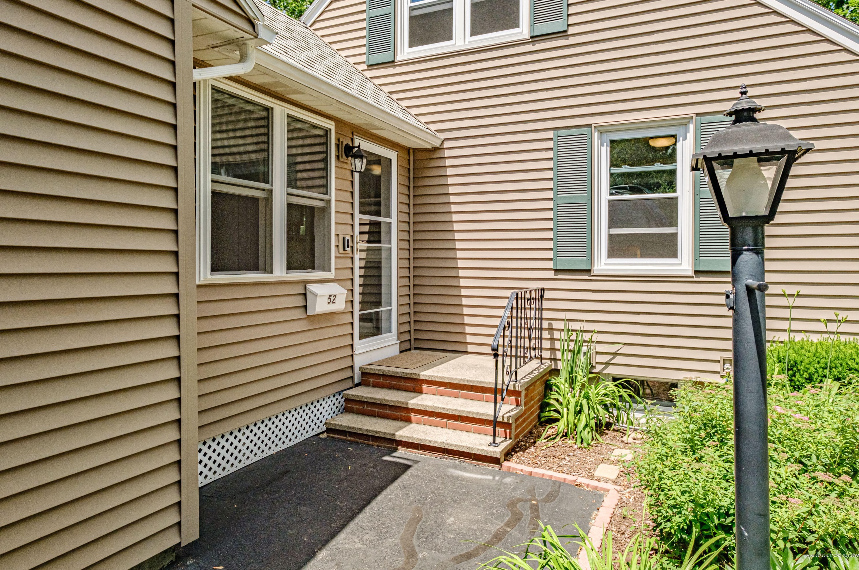 52 Warwick St, Portland ME  04102-1113 exterior