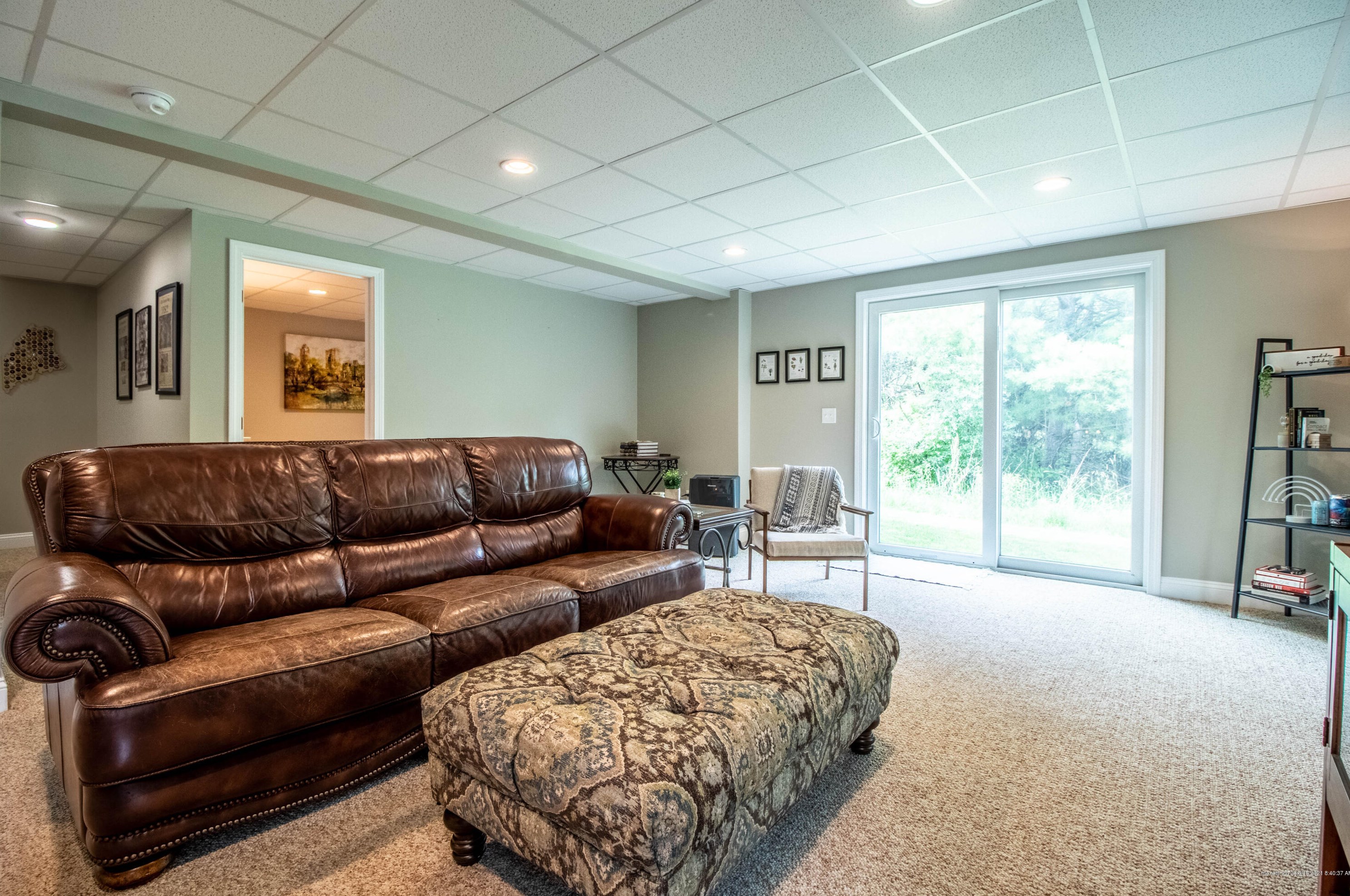 10 Louise St, Gorham ME  04038-1816 exterior