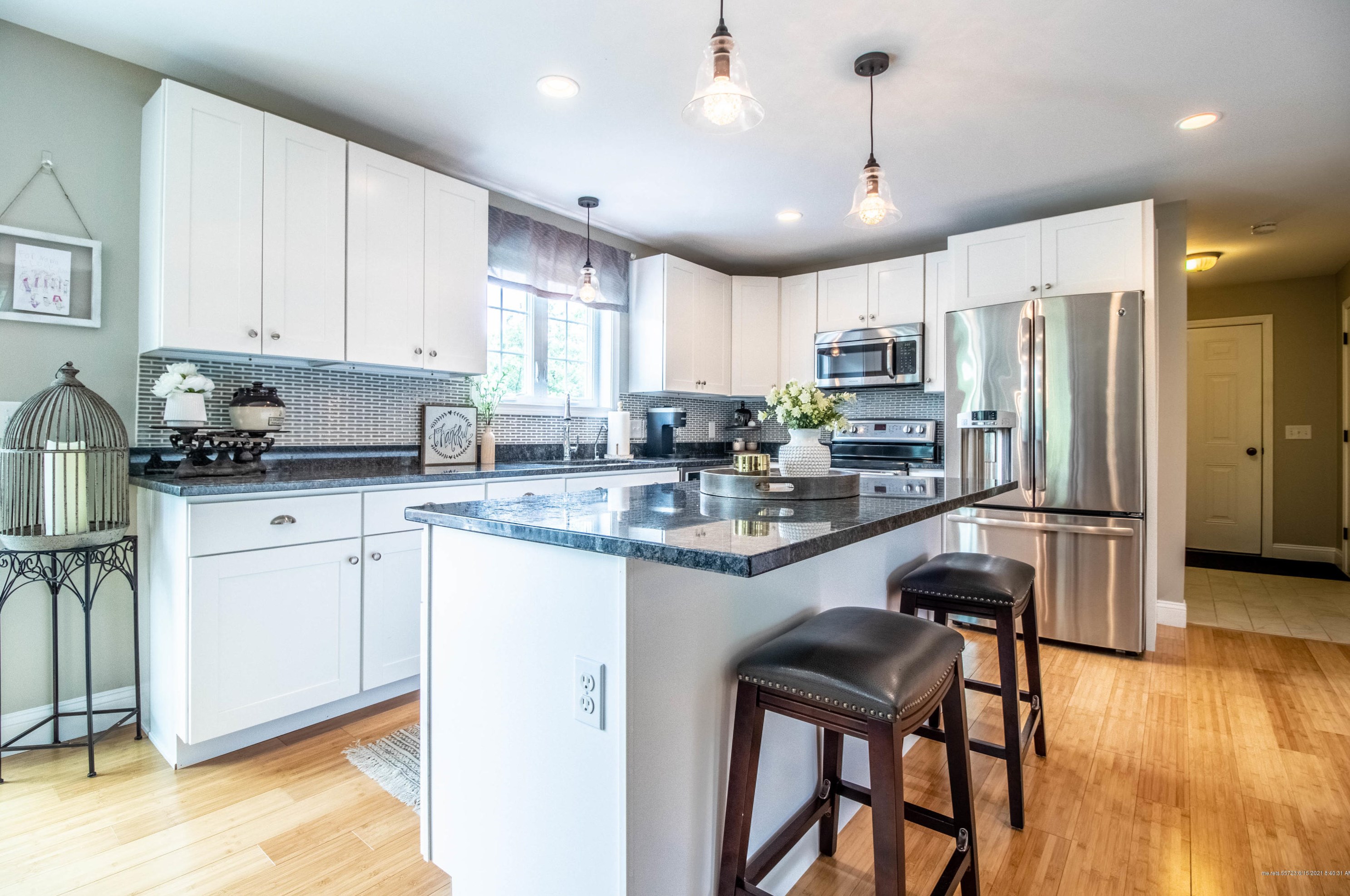 10 Louise St, Gorham ME  04038-1816 exterior