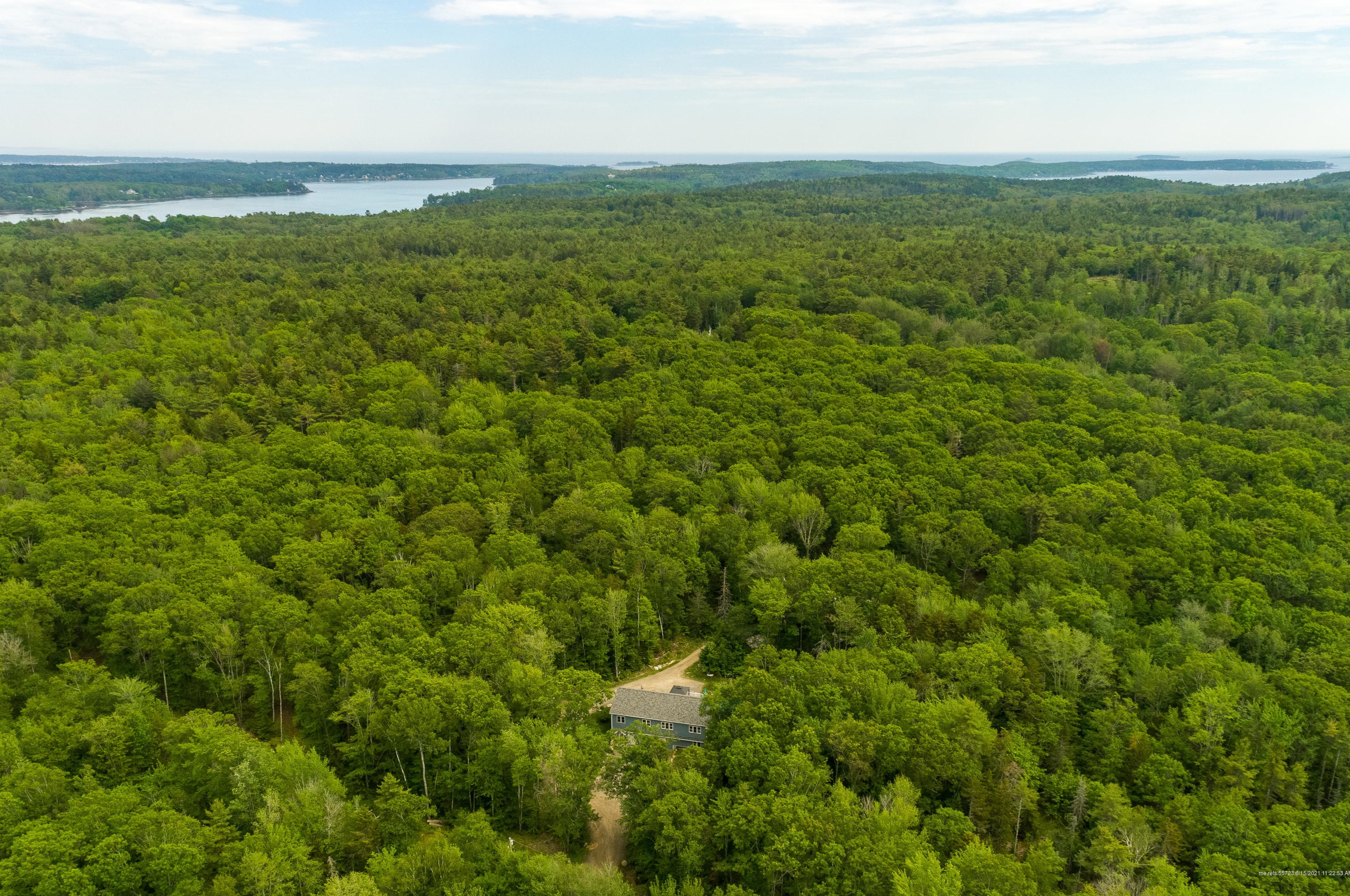 61 Evergreen Dr, Boothbay, ME 04537-5034