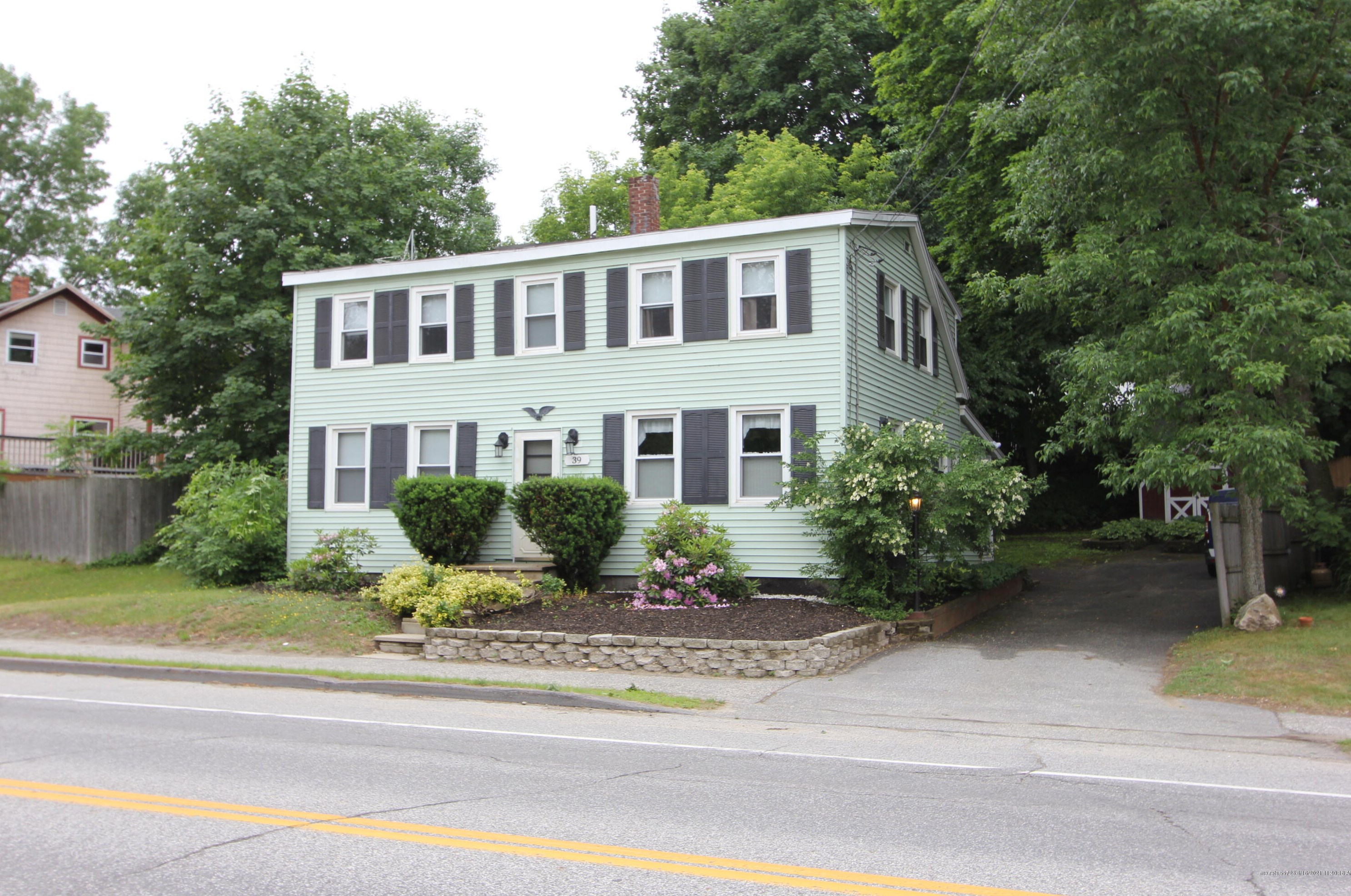 39 Lewiston St, Mechanic Falls, ME 04256