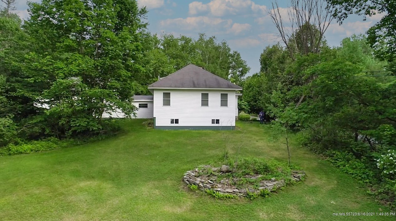 298 Pinewoods Rd, Lewiston, ME 04240