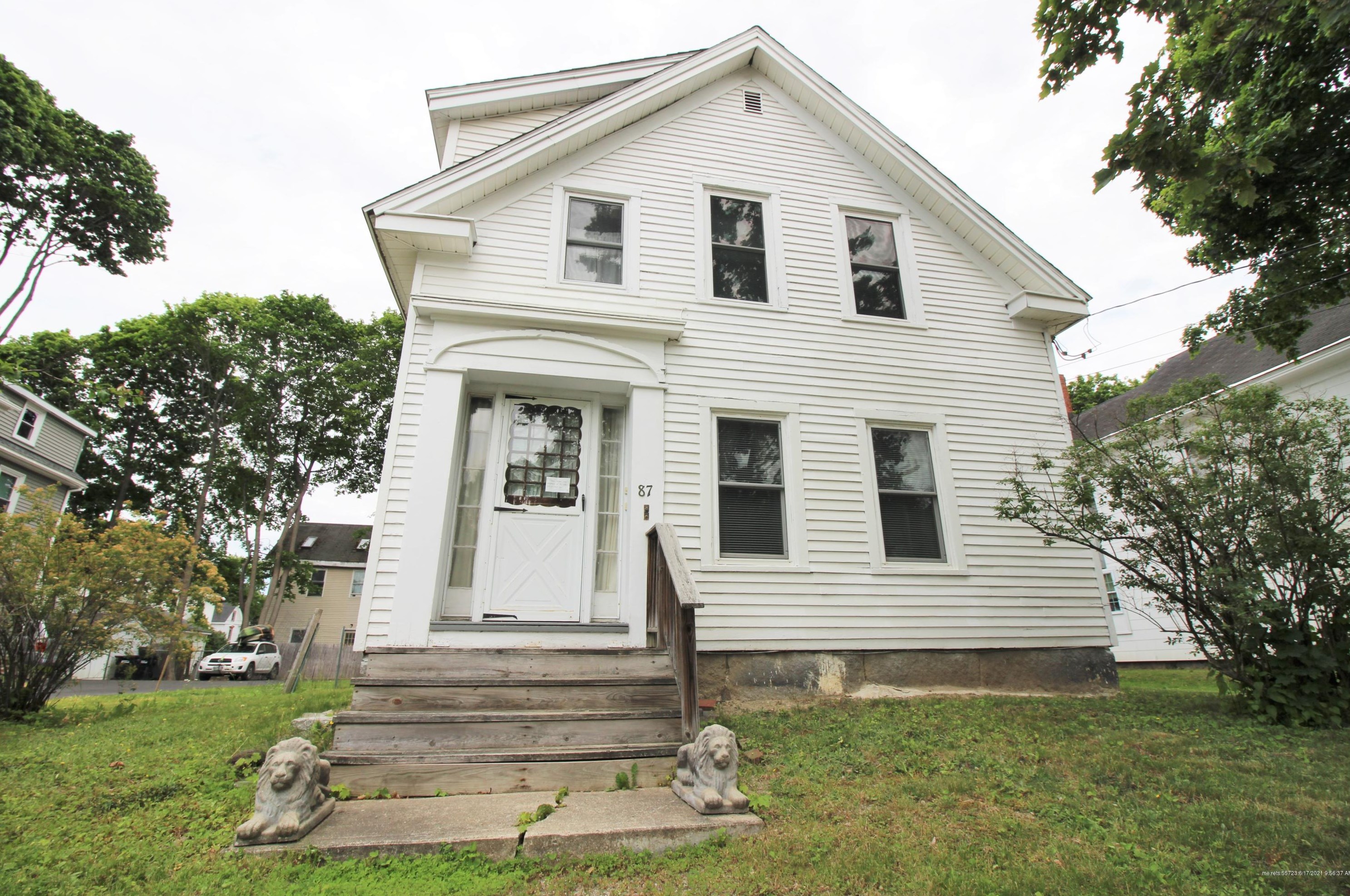 87 Elm St, Bangor ME  04401-4003 exterior