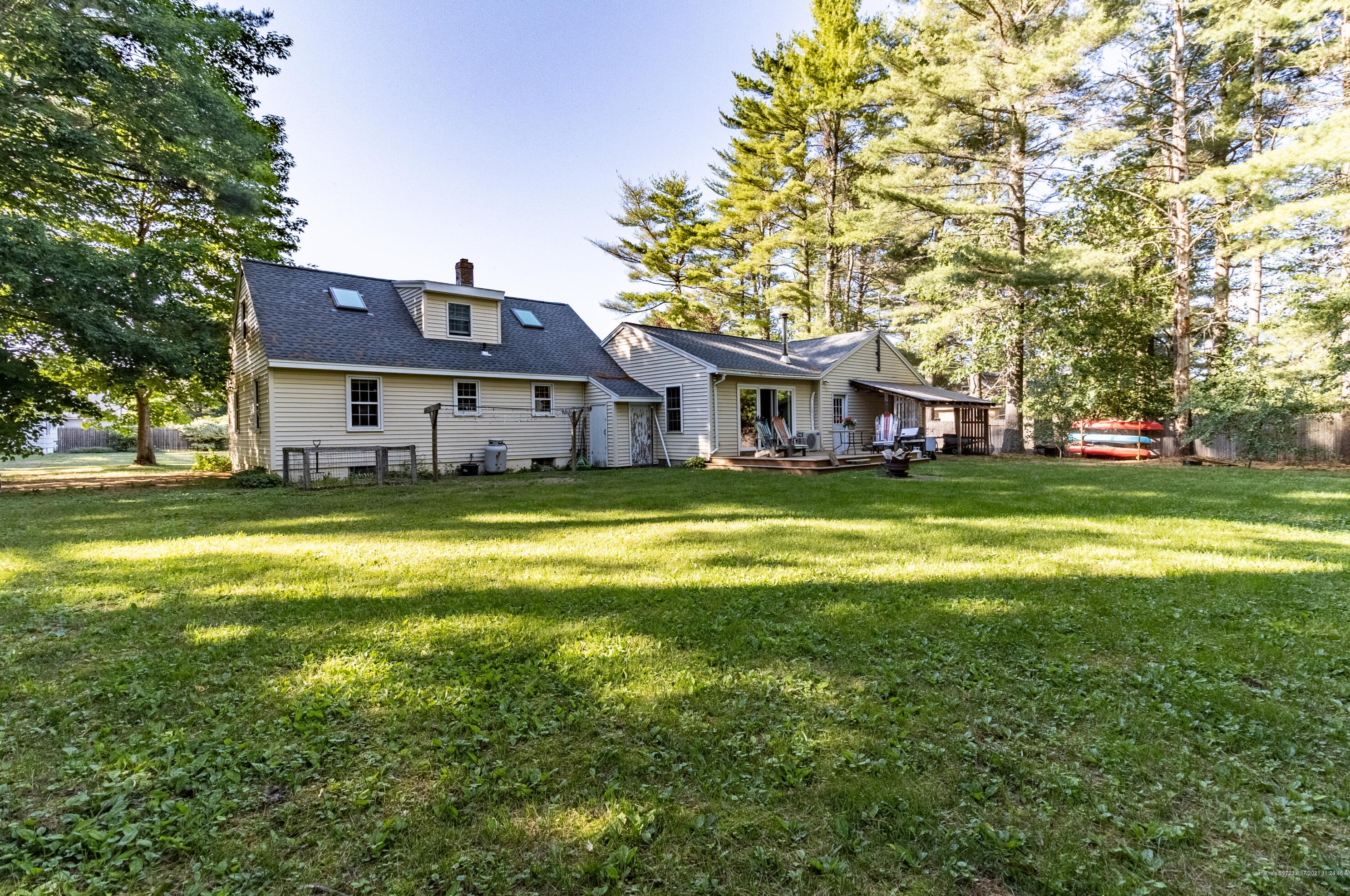 8 Spruce Dr, Gray, ME 04039