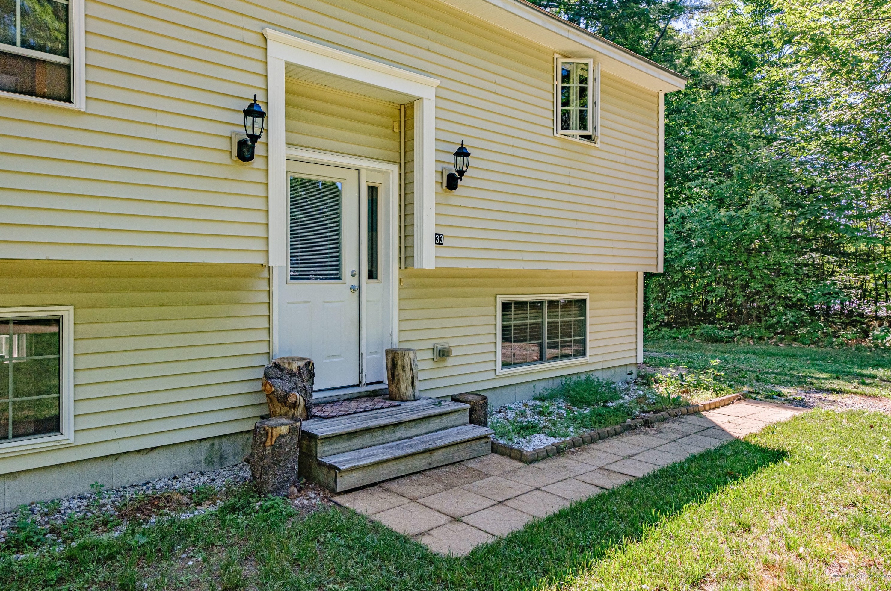 33 Spear Ave, Windham ME  04062-5621 exterior