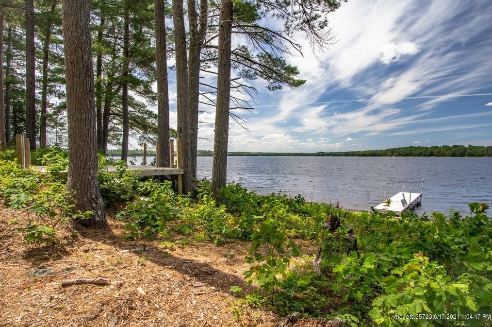 49 Edgecomb Rd, Bradley, ME 04411-5303