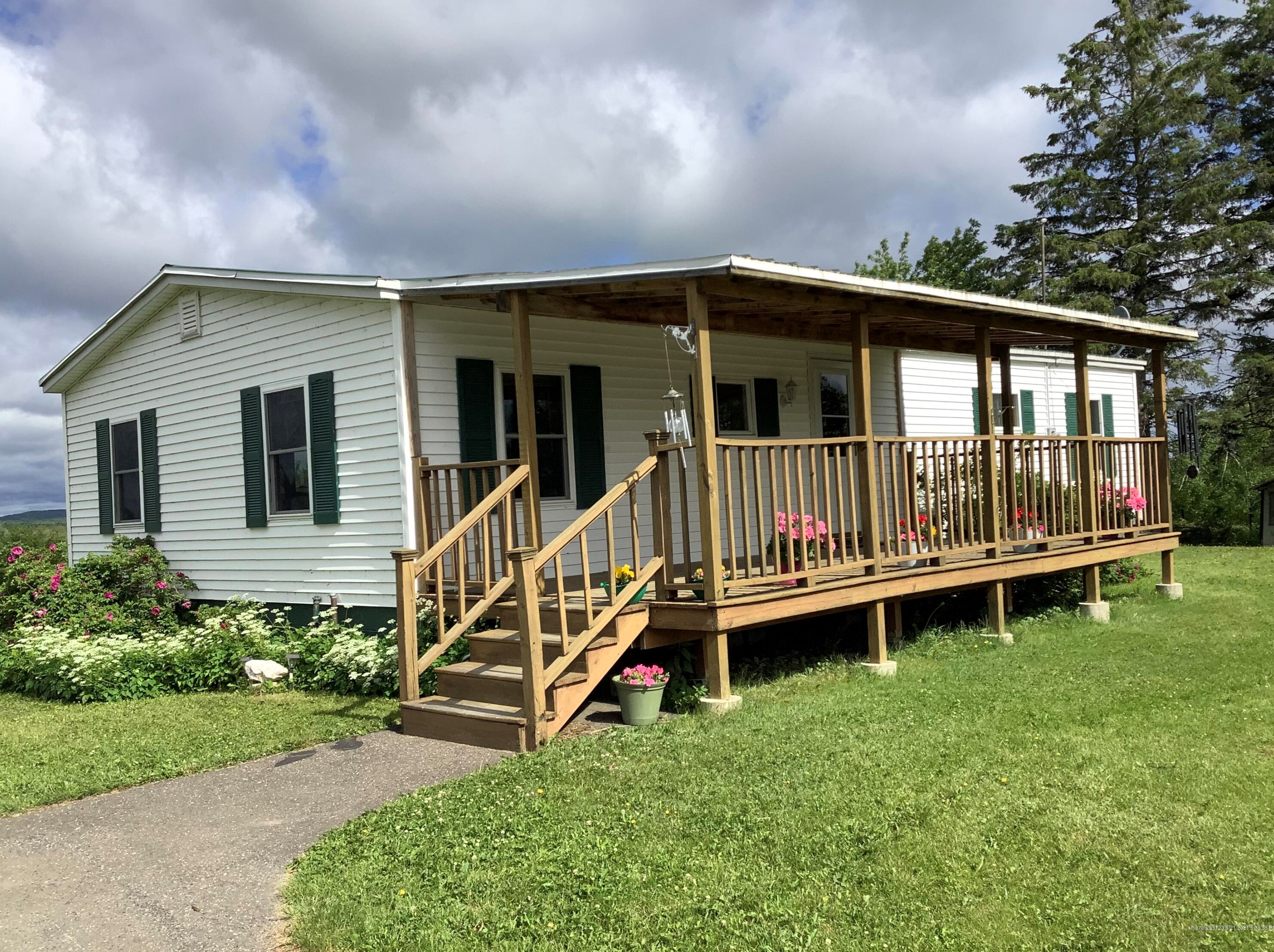 1415 Chapman Rd, Mapleton, ME 04757
