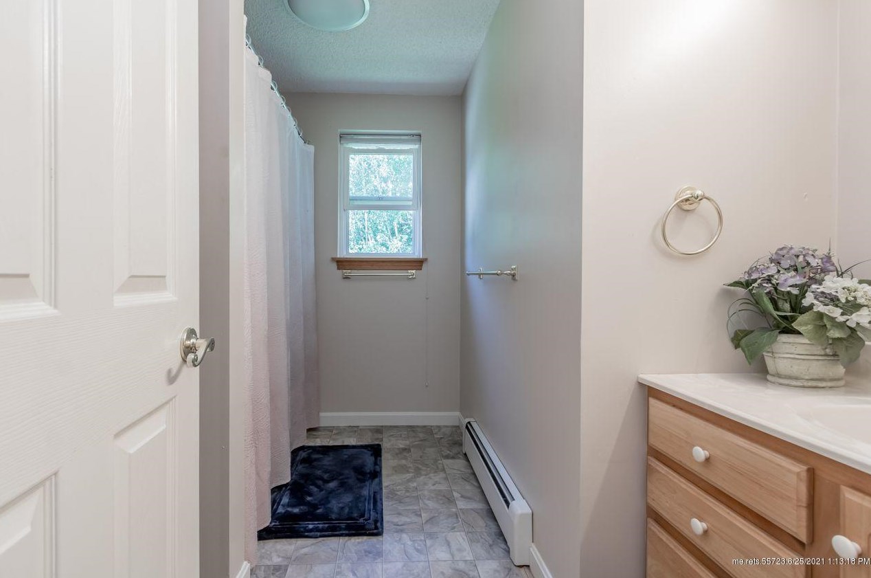 12 Garden Ln, Windham ME  04062-5047 exterior