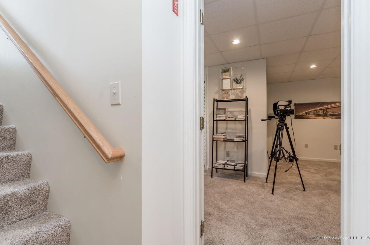 12 Garden Ln, Windham ME  04062-5047 exterior