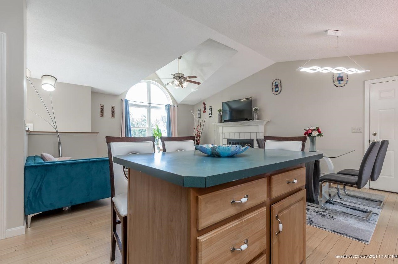 12 Garden Ln, Windham ME  04062-5047 exterior