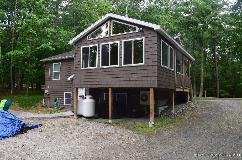 282 Thompsons Point Rd, Naples, ME 04055