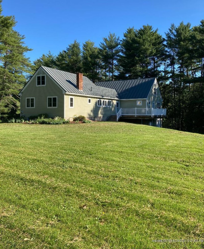 1047 Garland Rd, Waterville, ME 04901