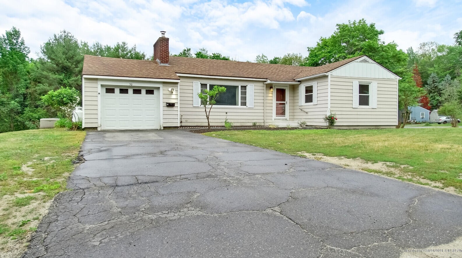 30 Maple St, Hallowell, ME 04347
