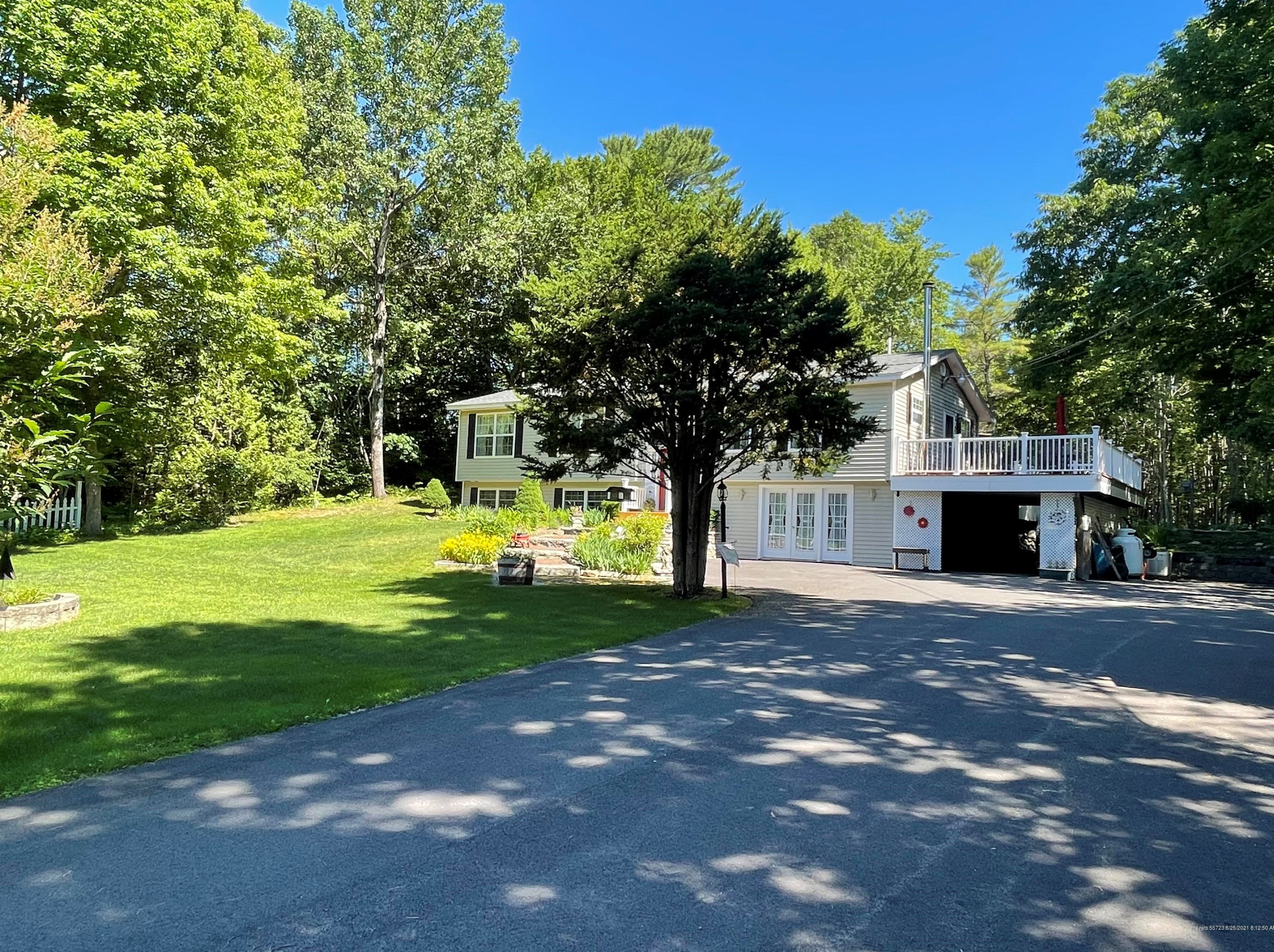 45 Scotts Ln, Verona Island, ME 04416