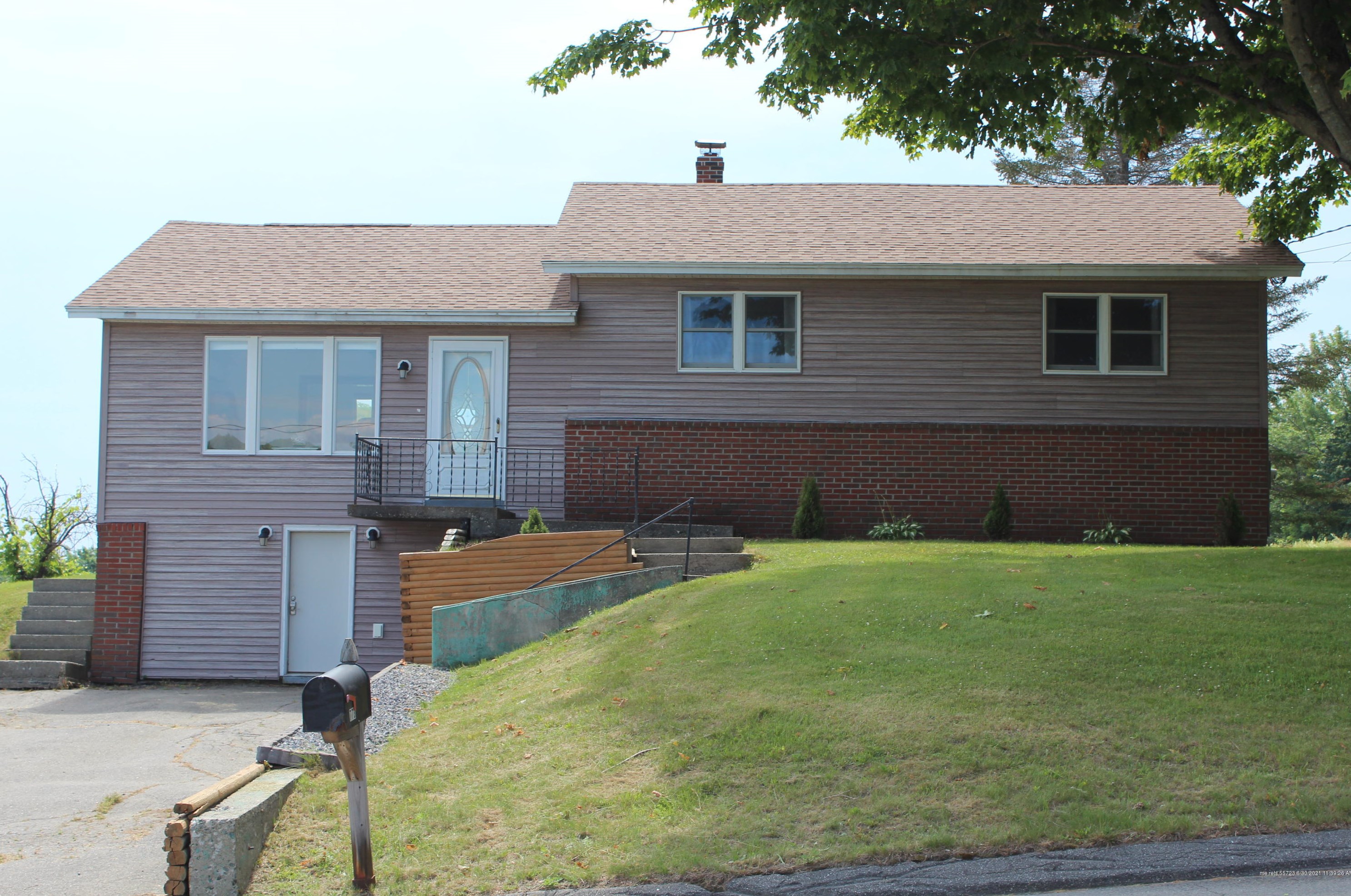 773 W River Rd, Augusta, ME 04330