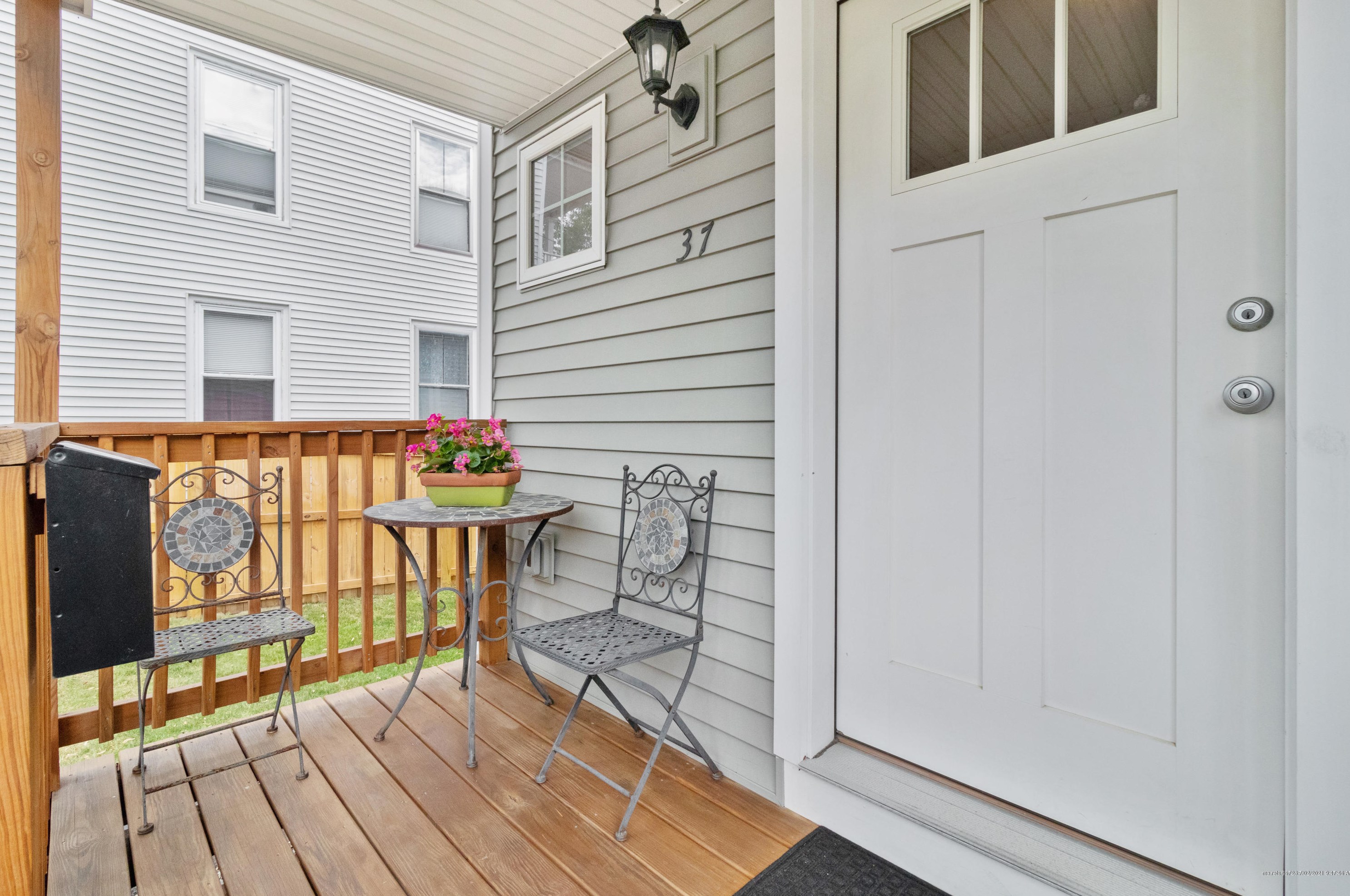 37 Barberry Creek Rd, Portland, ME 04106-4242
