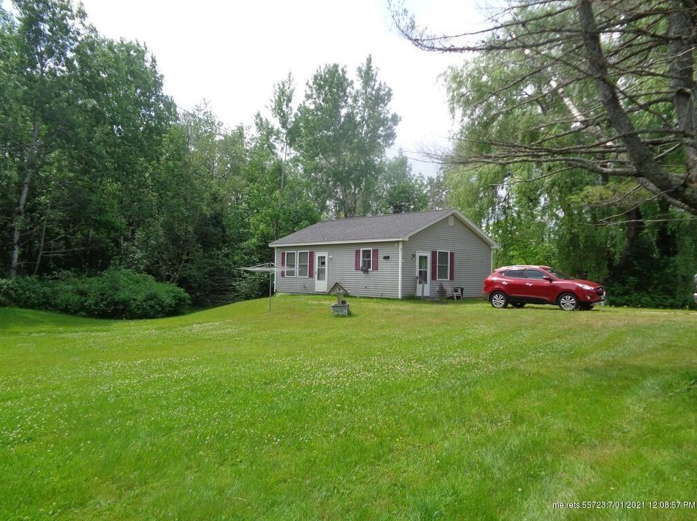 24 Griffin Rd, Levant, ME 04456 exterior