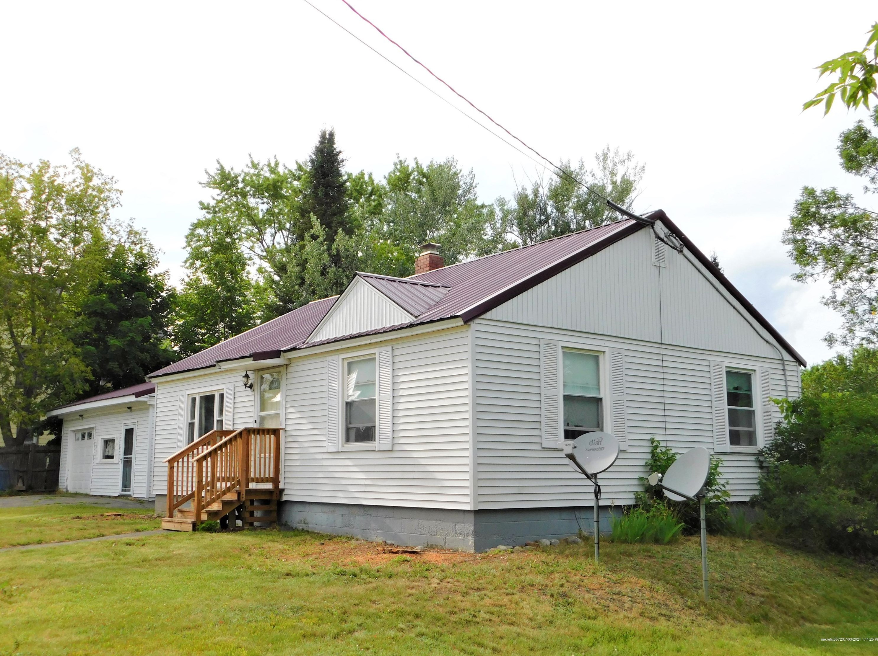 232 Peltoma Ave, Pittsfield, ME 04967