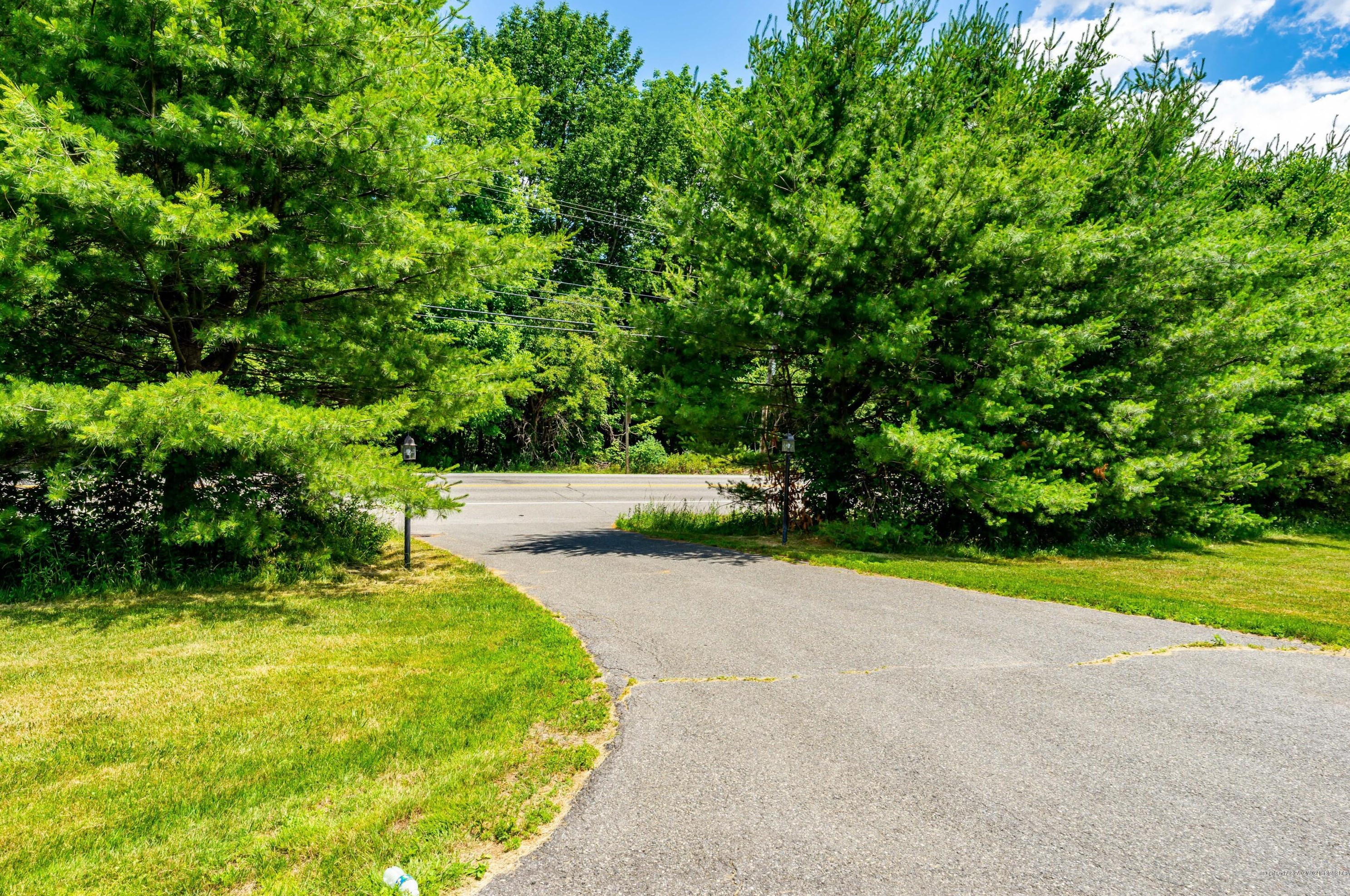 1520 Main St, Readfield ME  04355-4107 exterior