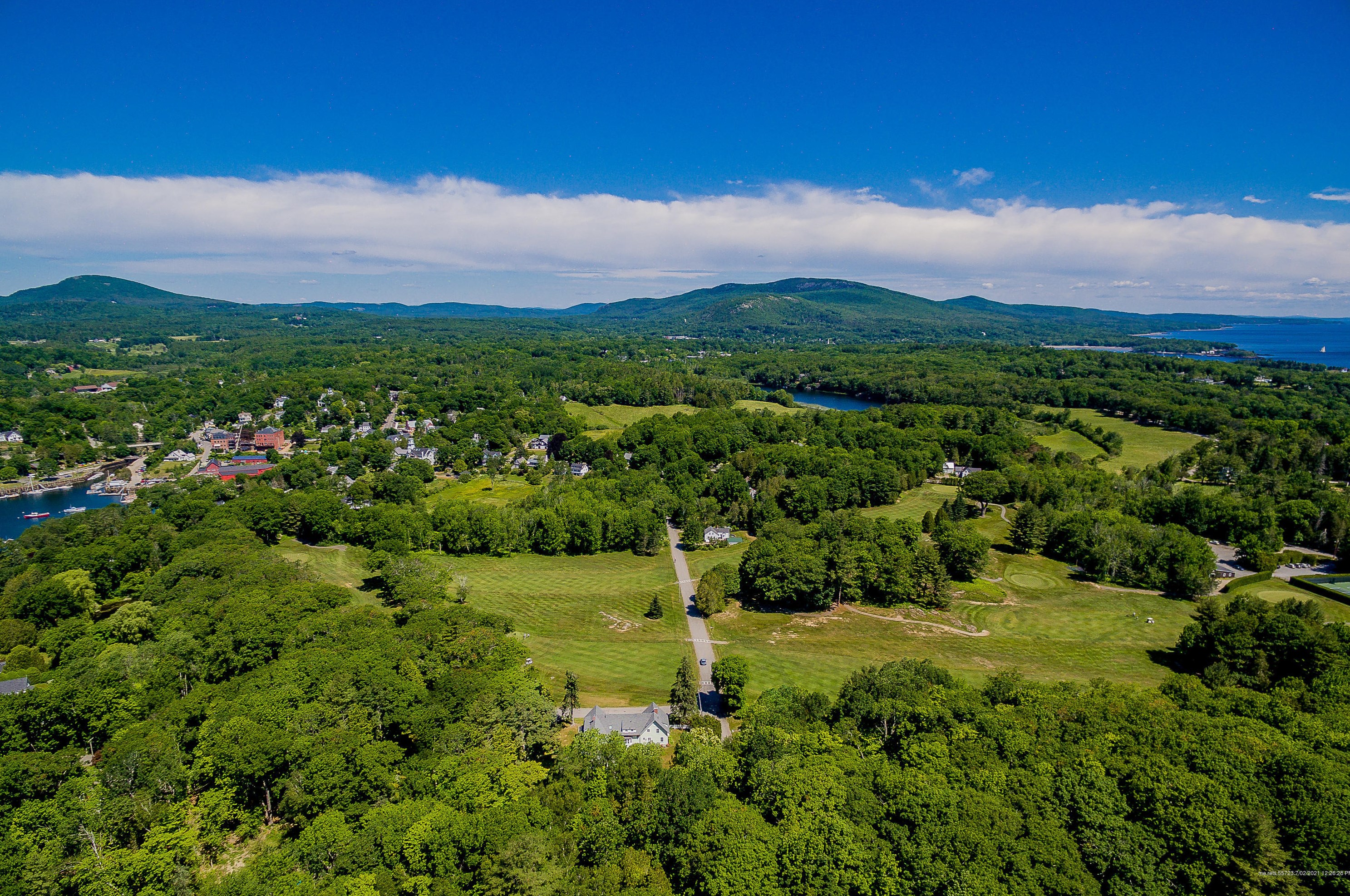 4 Spear St, Rockport, ME 04856-6122