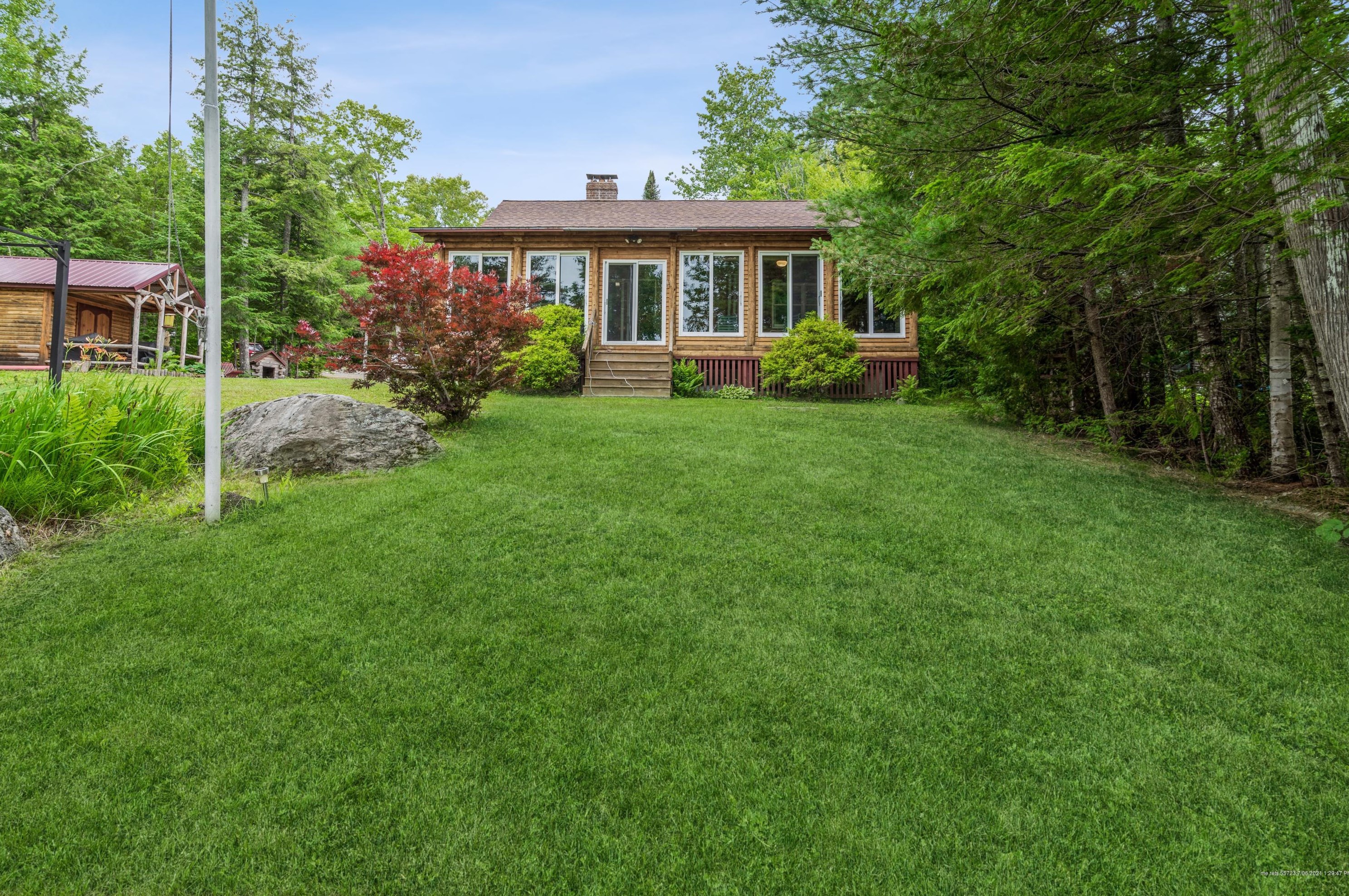 4 Autumn Ln, Lincoln, ME 04457