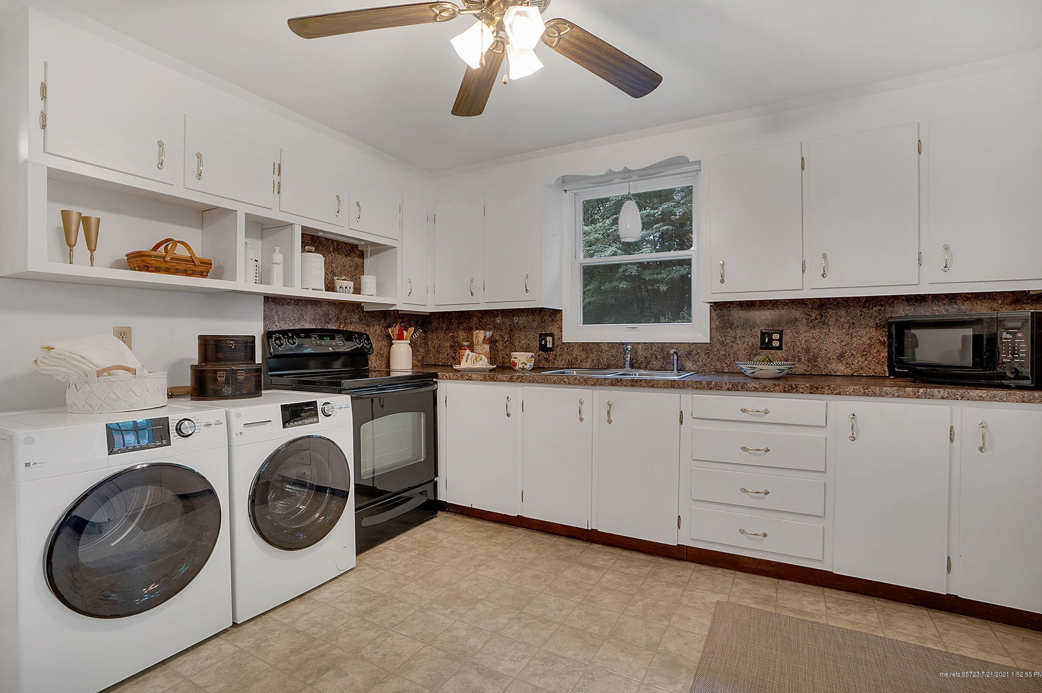 28 Collinwood Cir, Windham ME  04062-5156 exterior