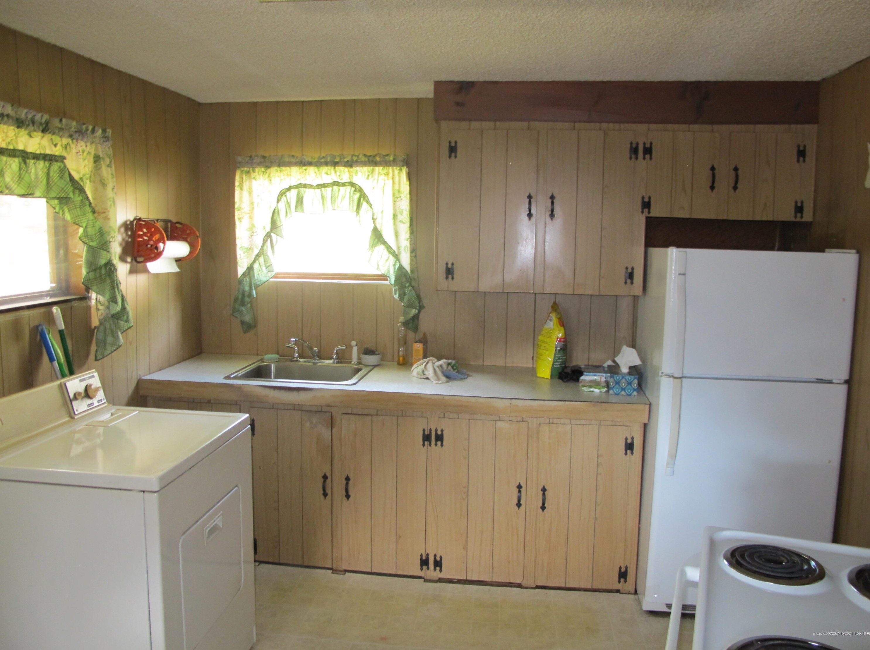 21 Grove St, Waterville, ME 04901