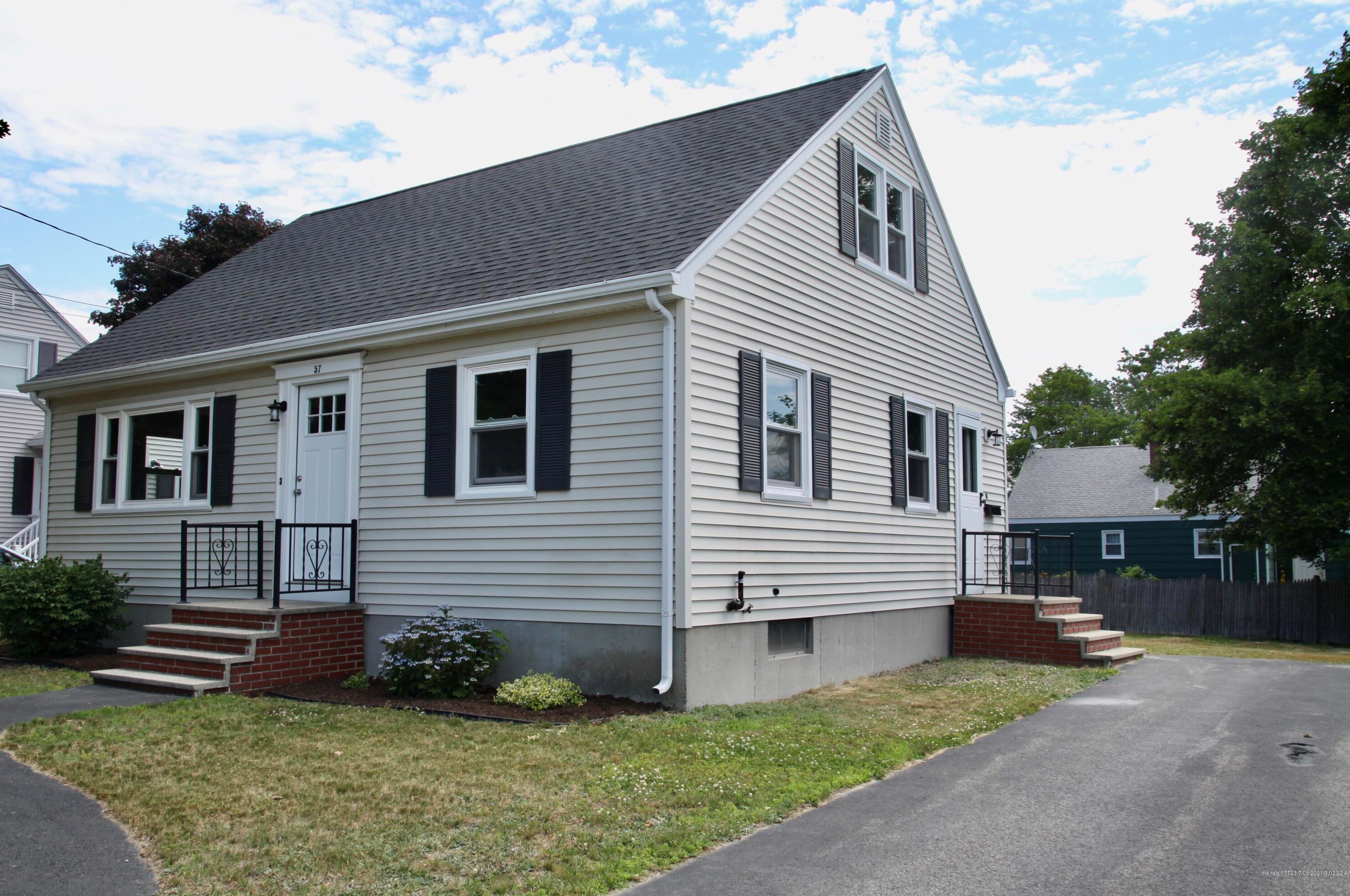 57 Dibiase St, Portland, ME 04103 exterior