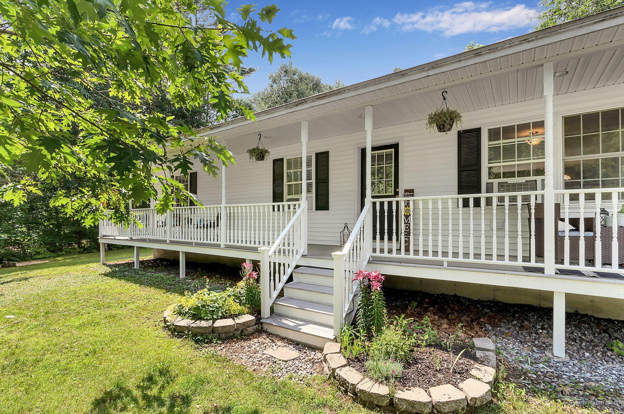 39 Winter St, Lisbon, ME 04250
